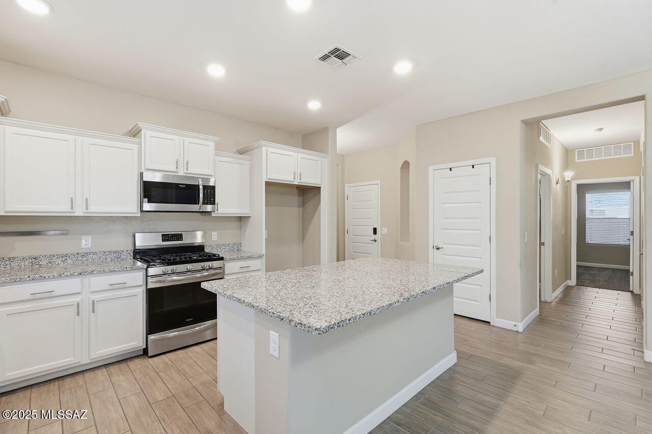 230 W Sg Posey Street