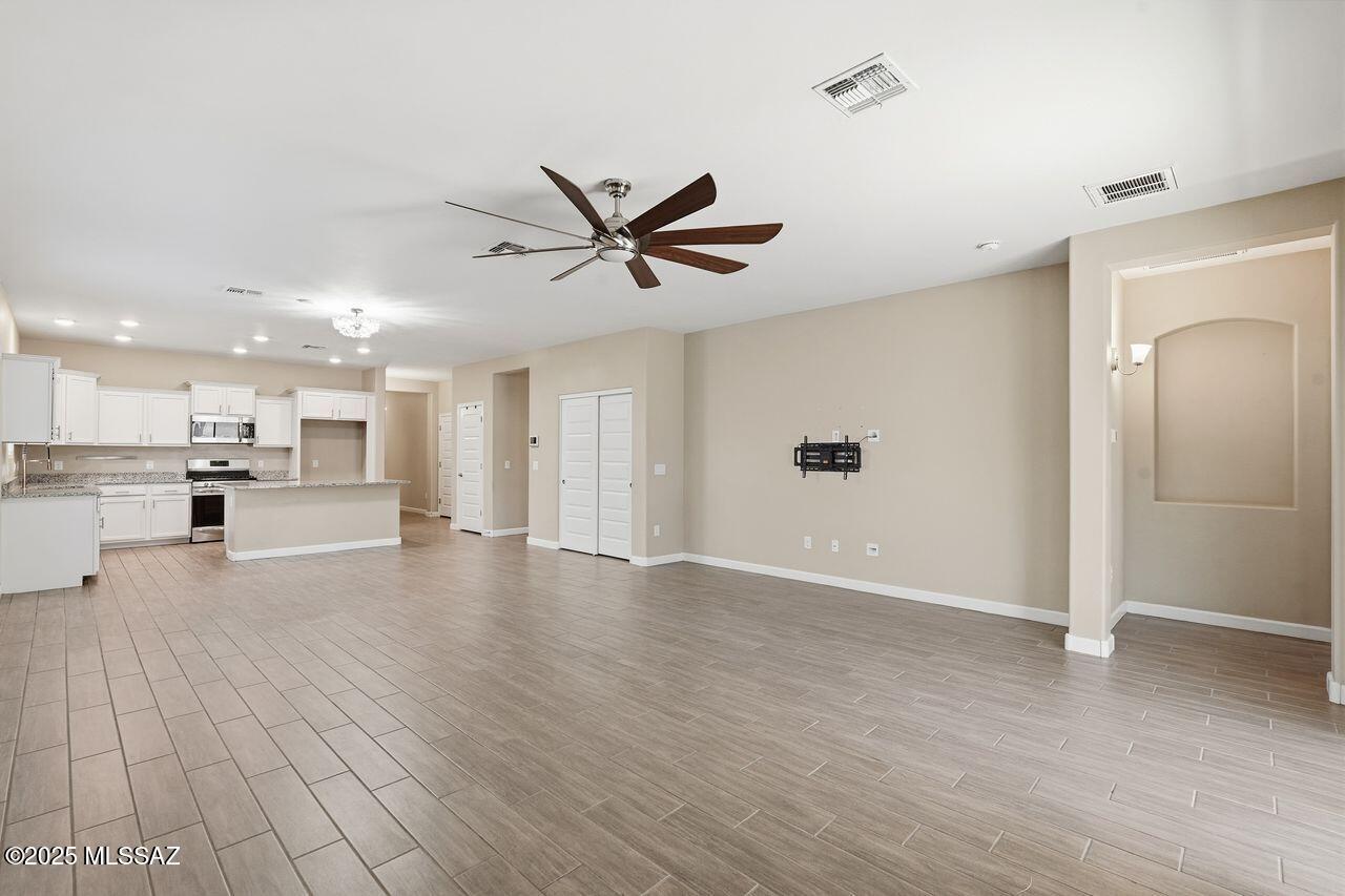 230 W Sg Posey Street