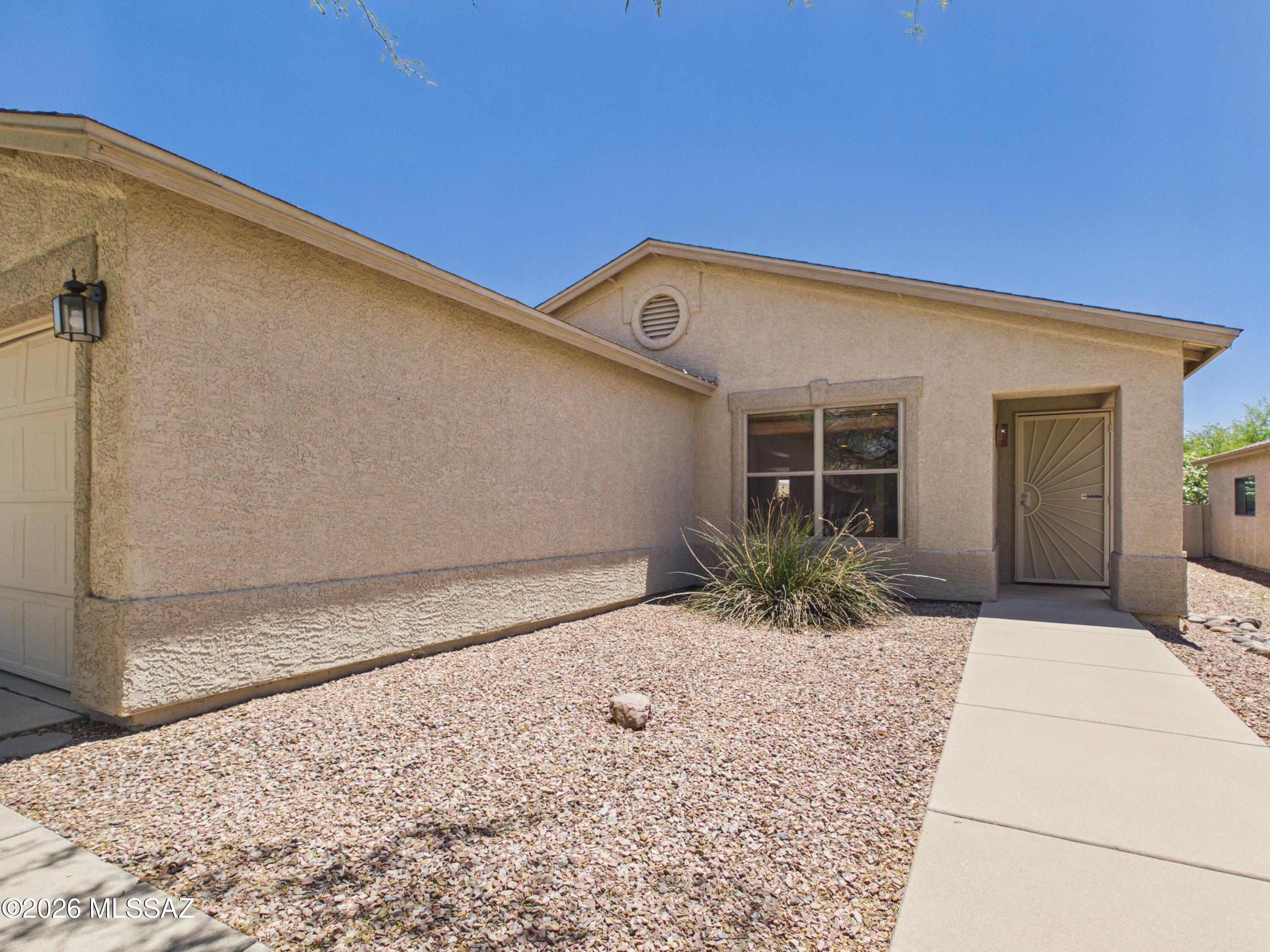 9974 E Deer Trail