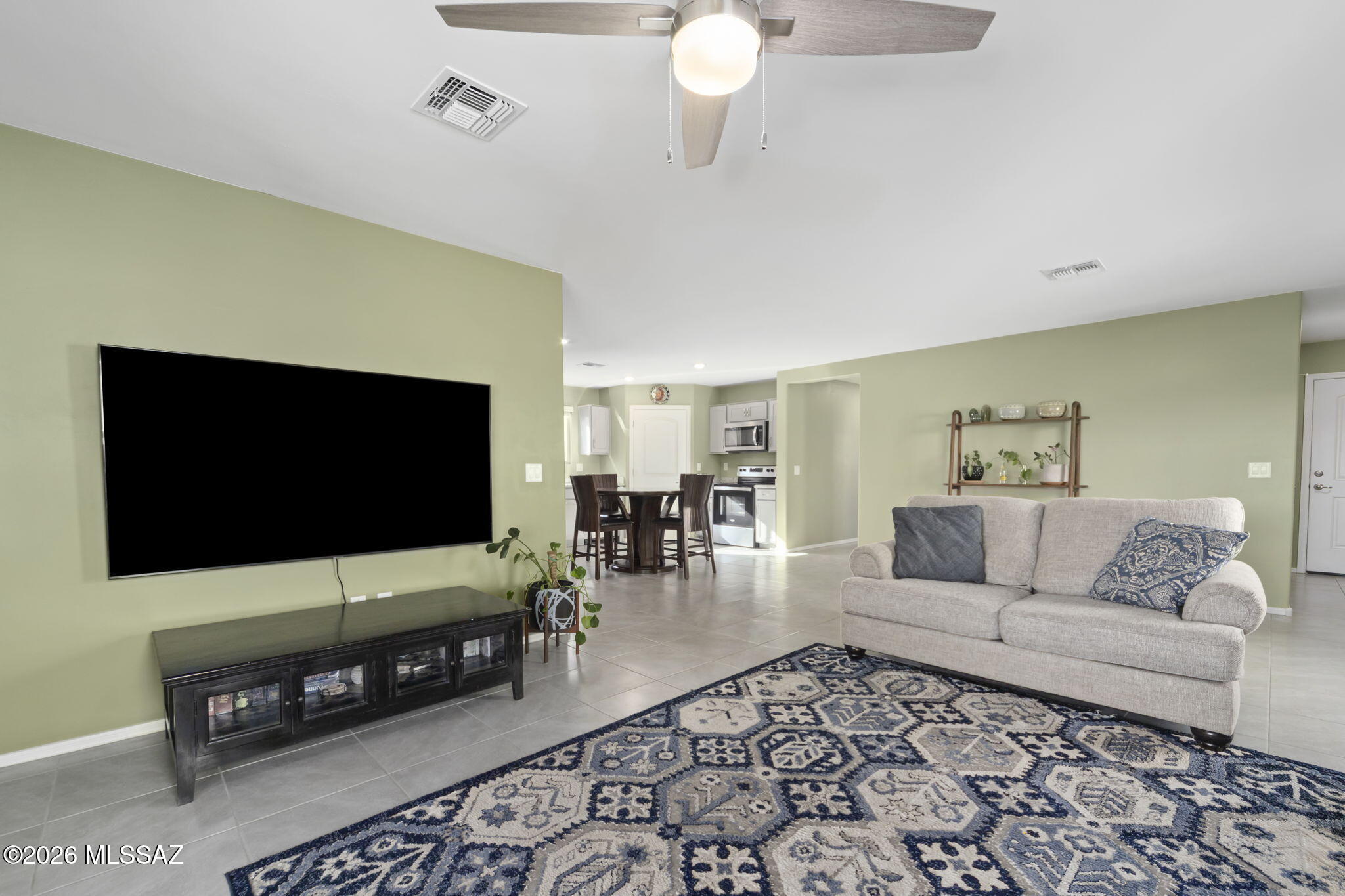 8870 E Raven Hill Way