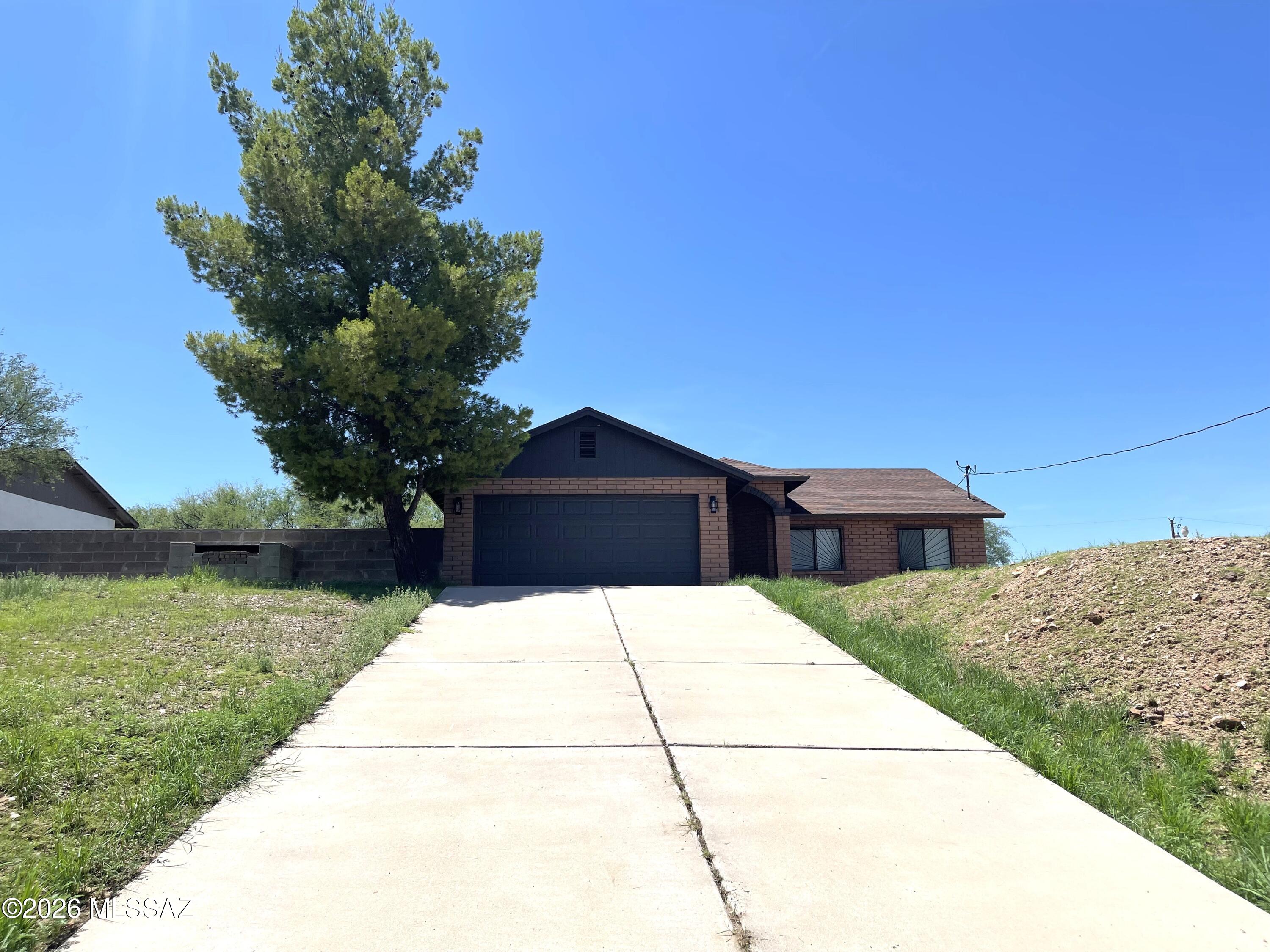 1079 Paseo Freno