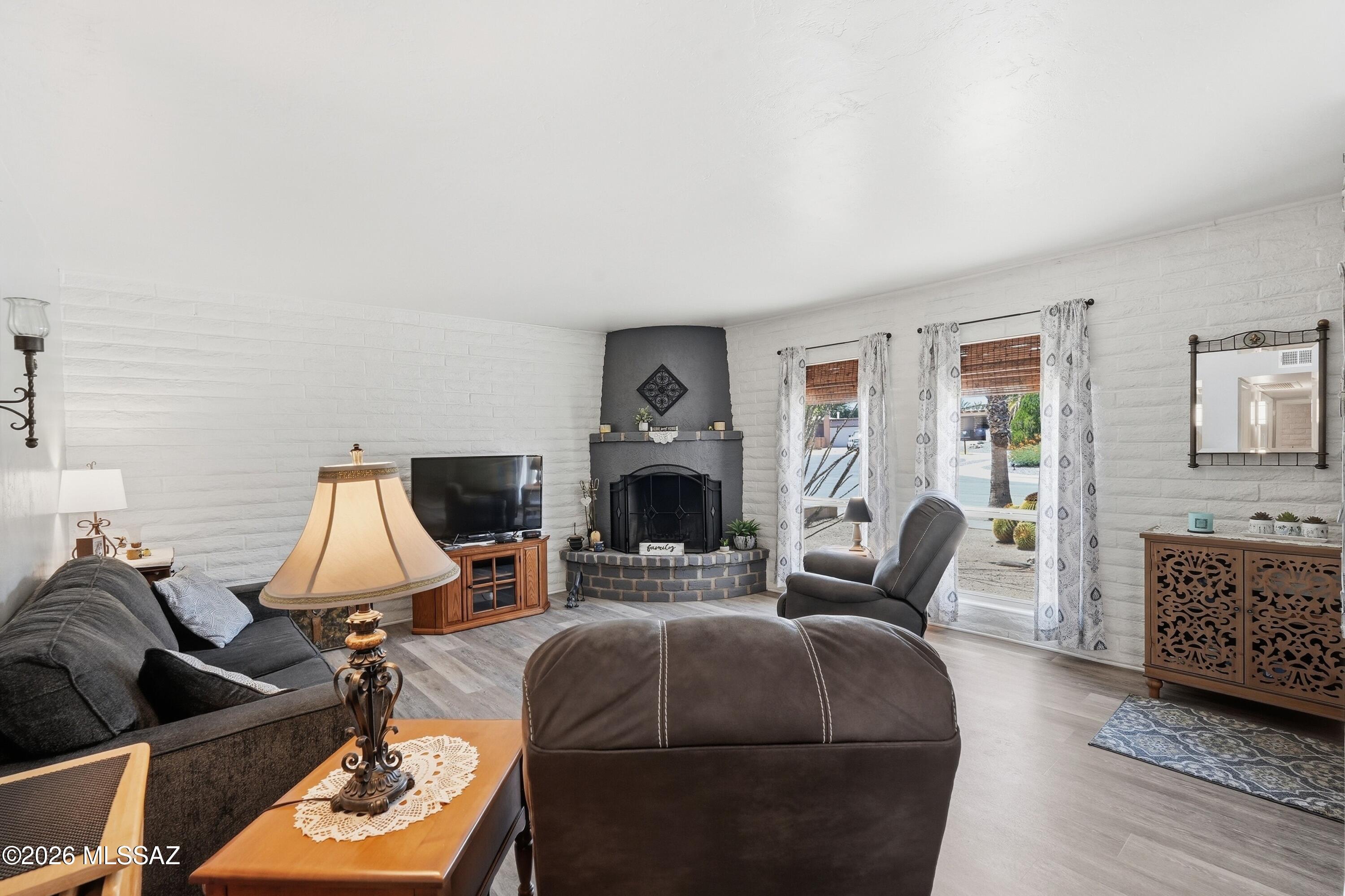 1551 S San Ray