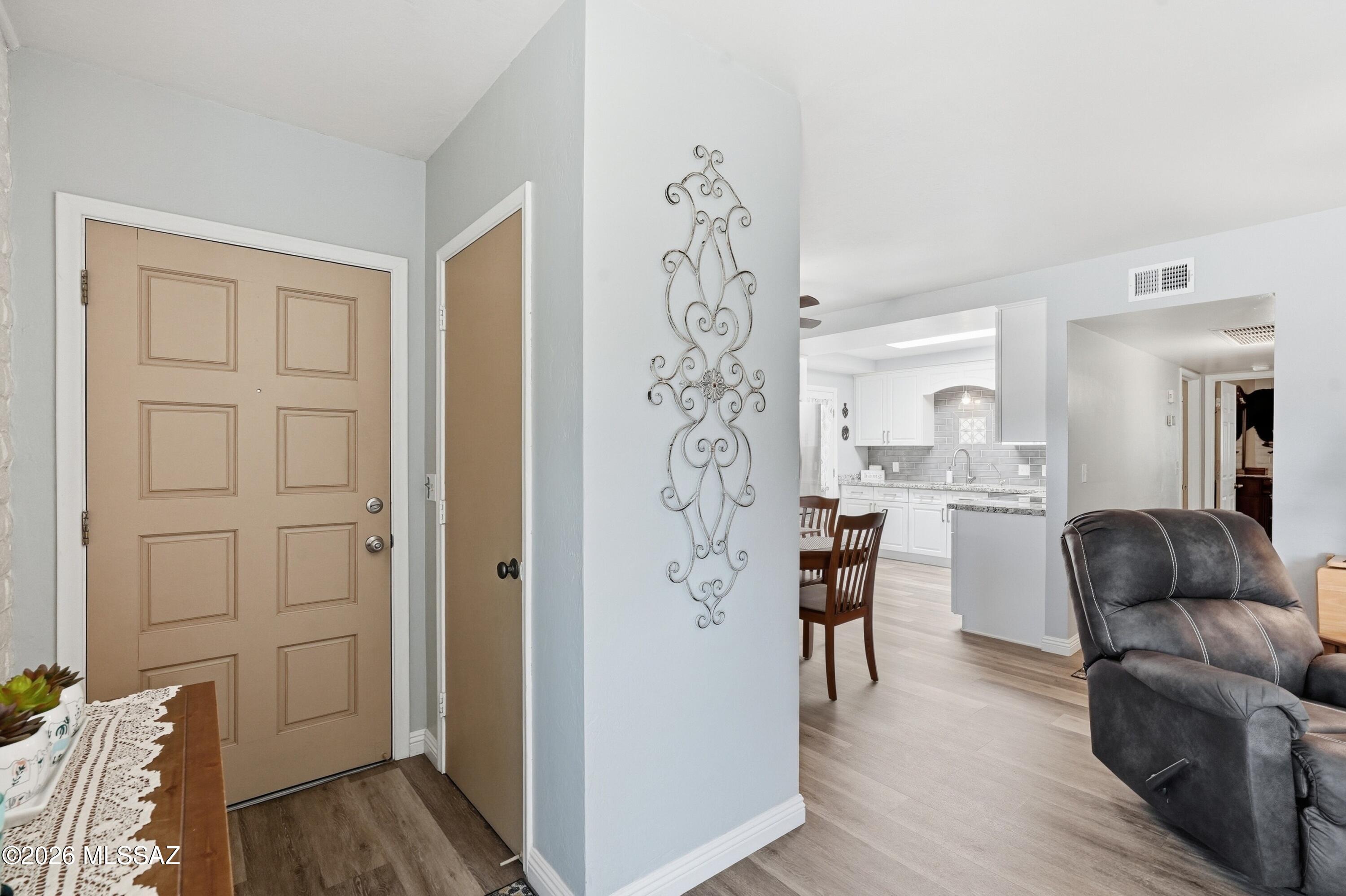 1551 S San Ray