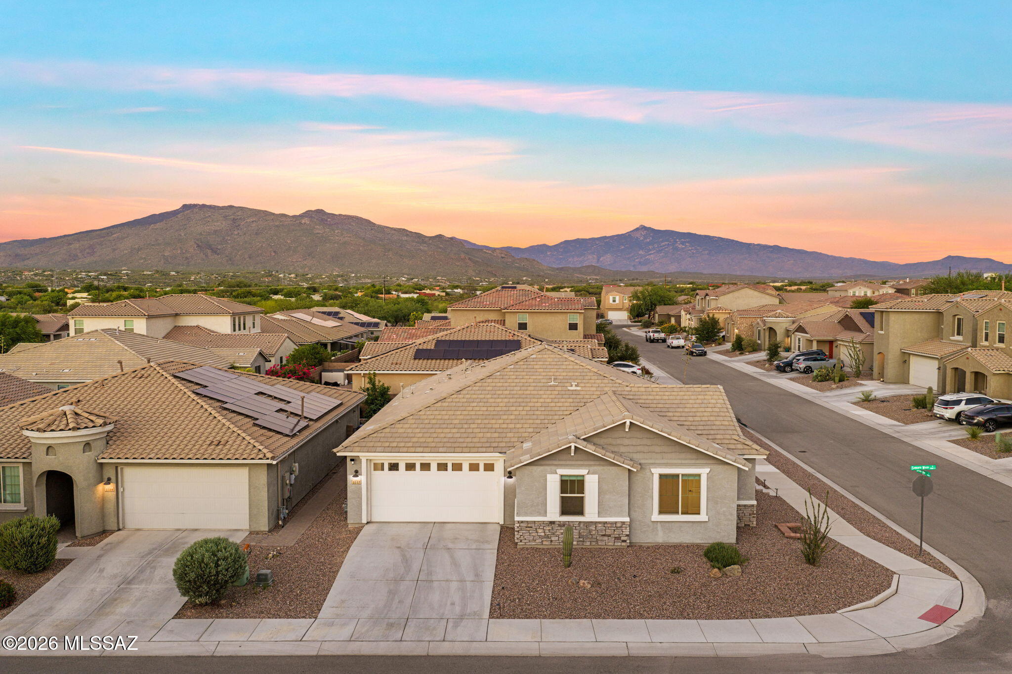 5517 S Saguaro Wash Trail