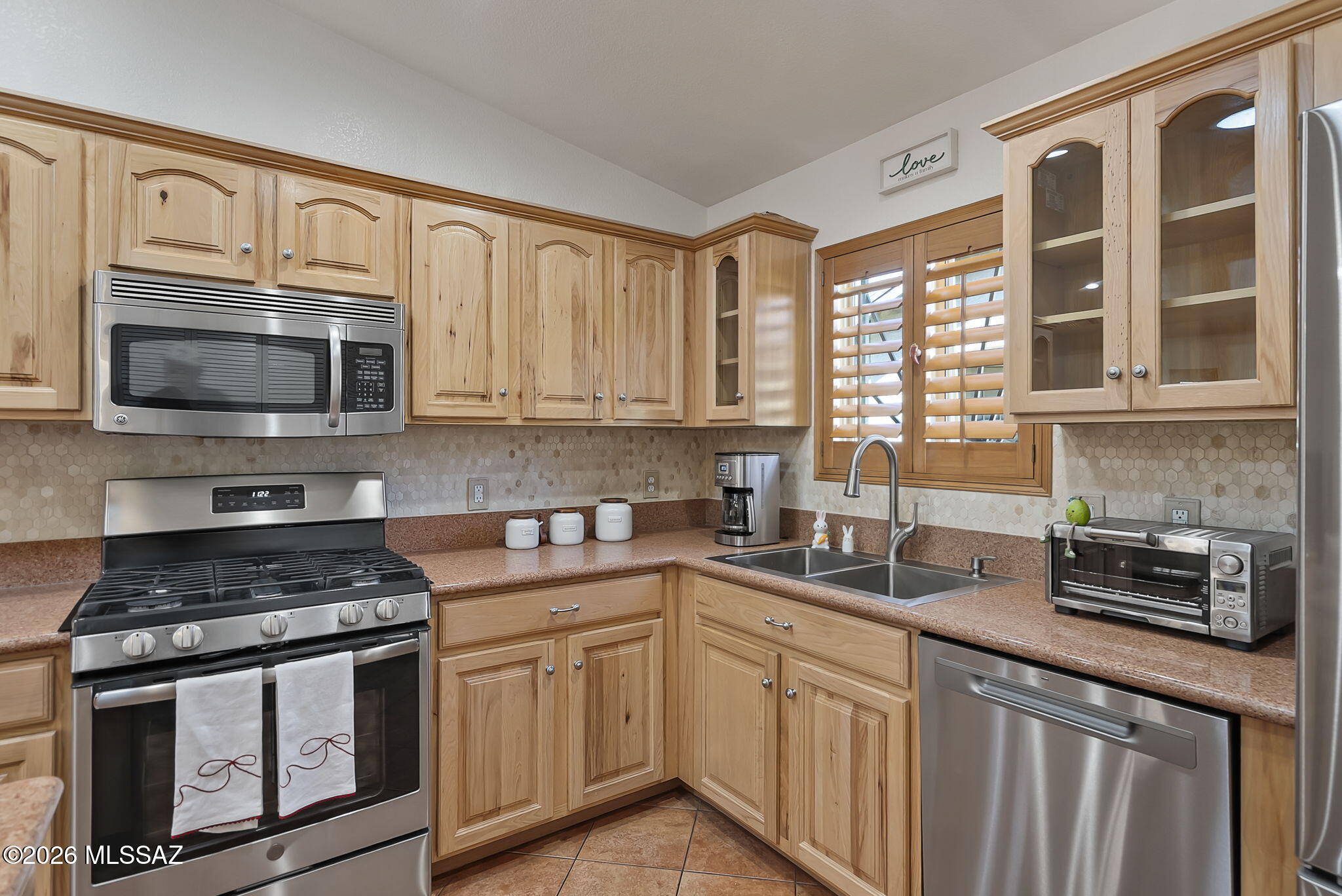 2400 E Camino Malcote