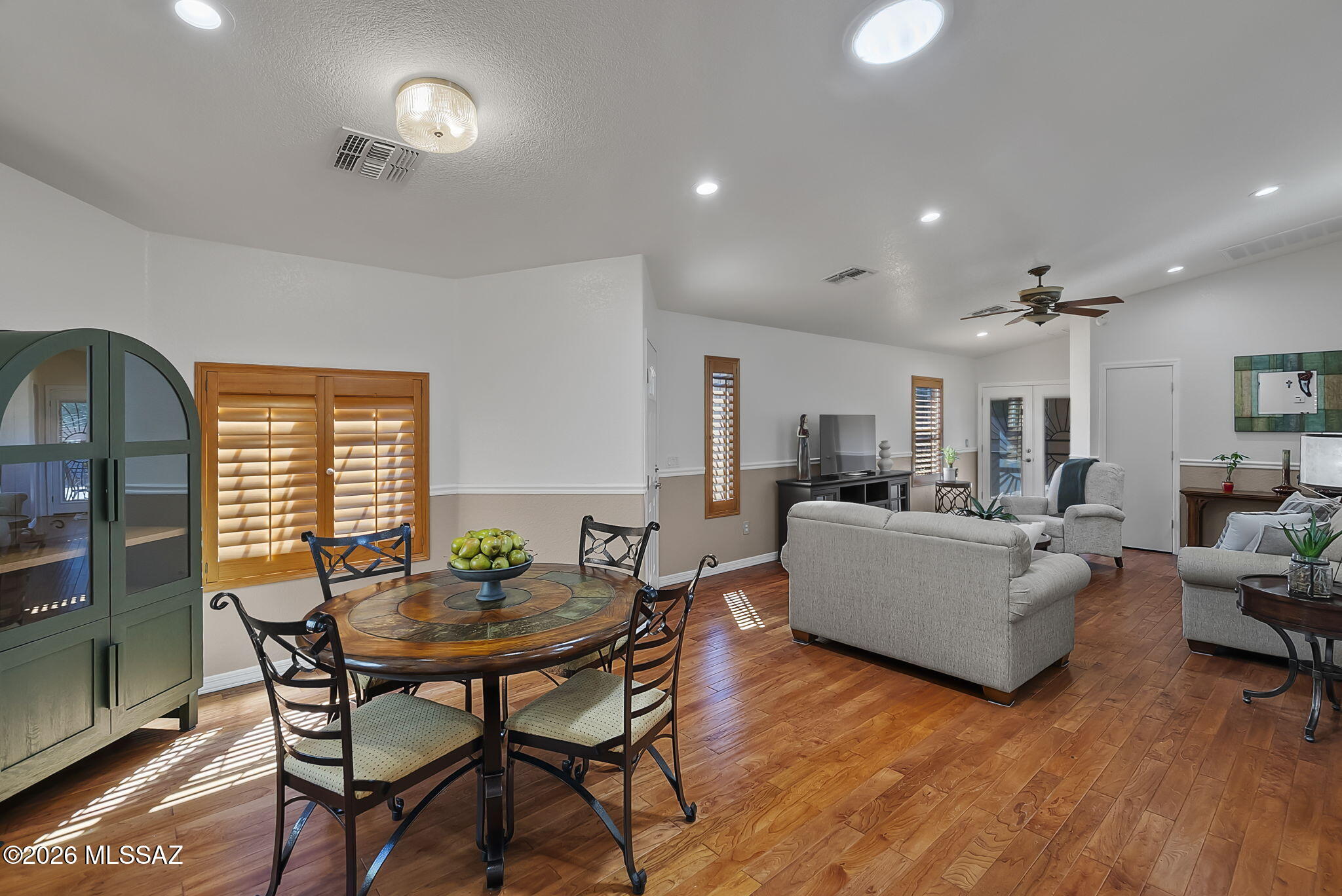 Tres Pueblos - Residential