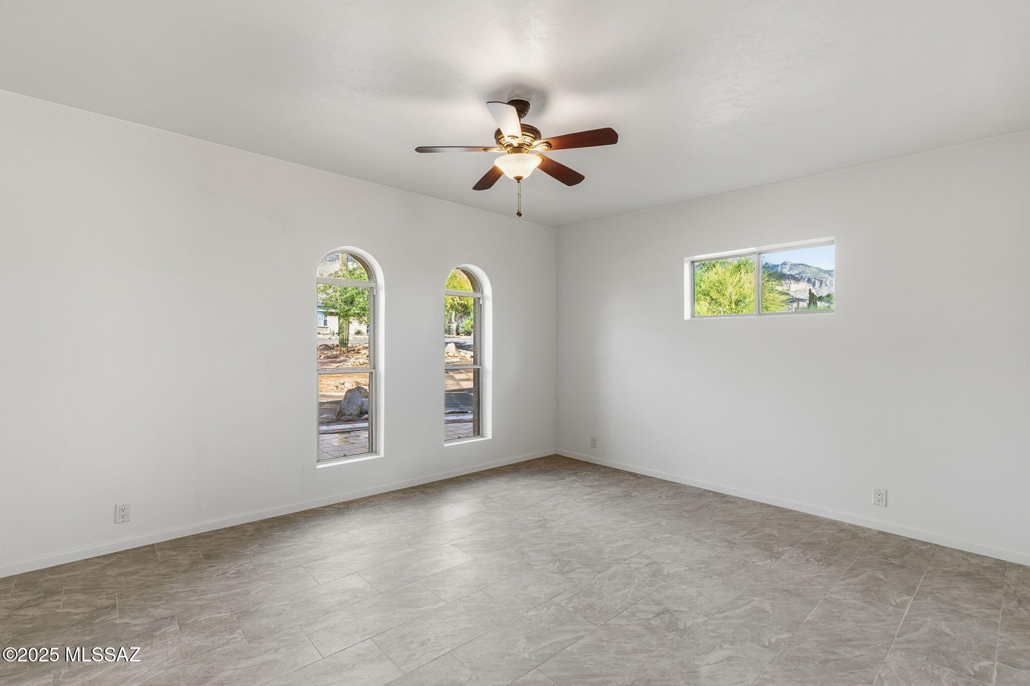 Shadow Roc (81-141) - Residential