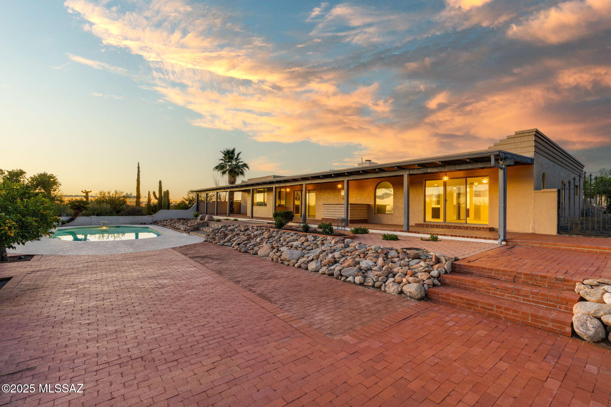 Shadow Roc (81-141) - Residential