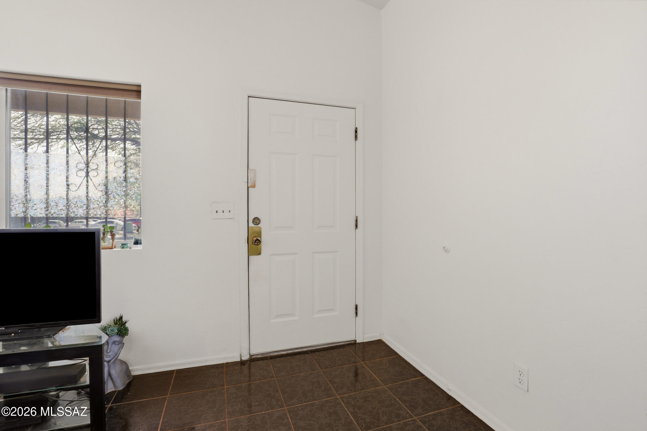 2526 N Balboa Avenue