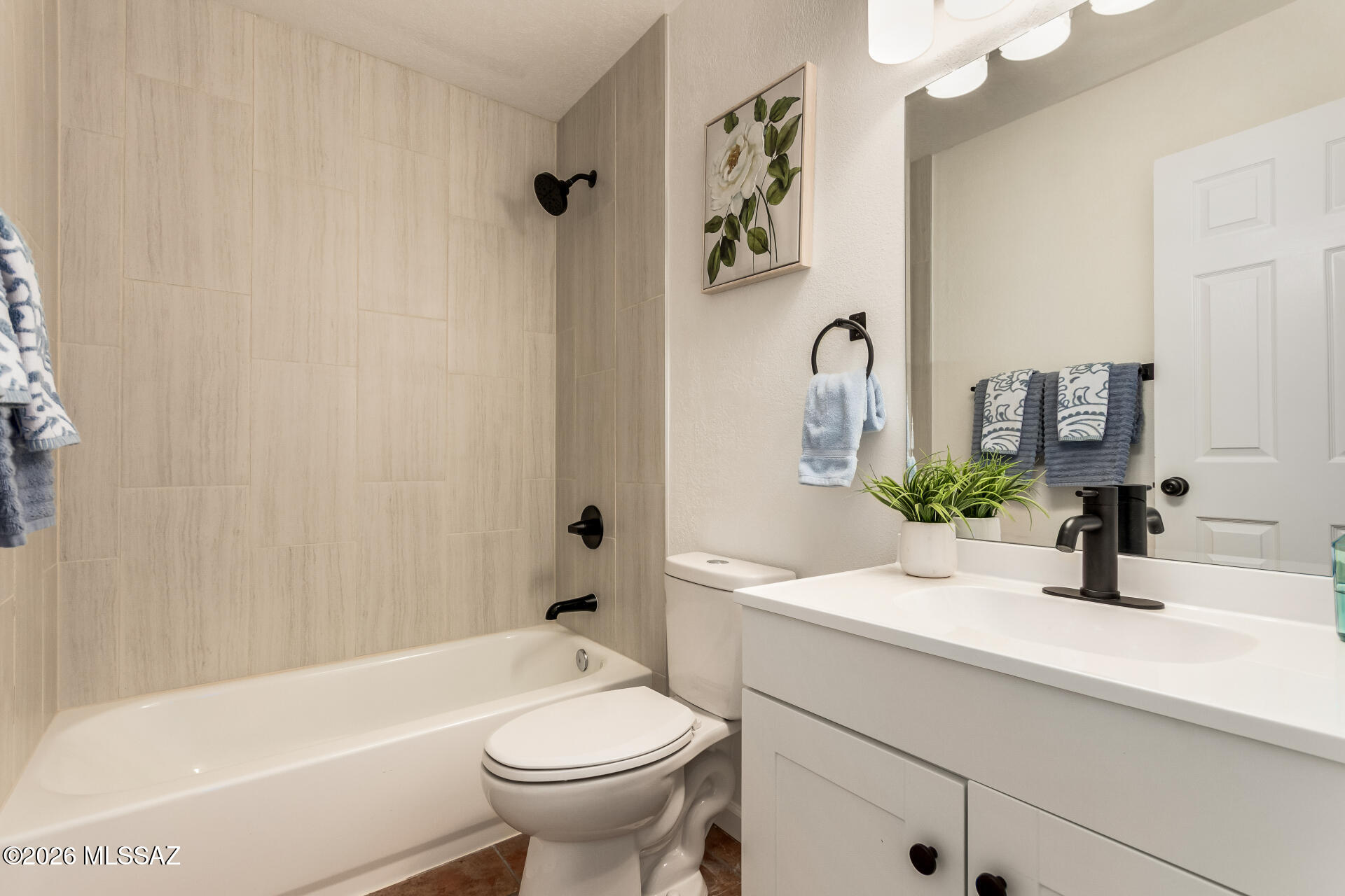 New Tucson Unit NO. 4 (1-203) - Residential