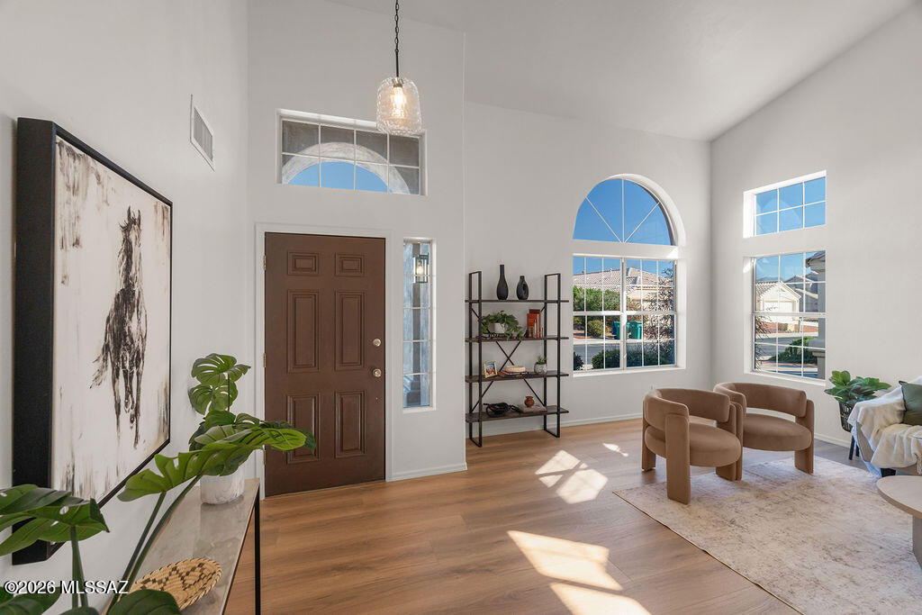 1320 E Dejerine Place