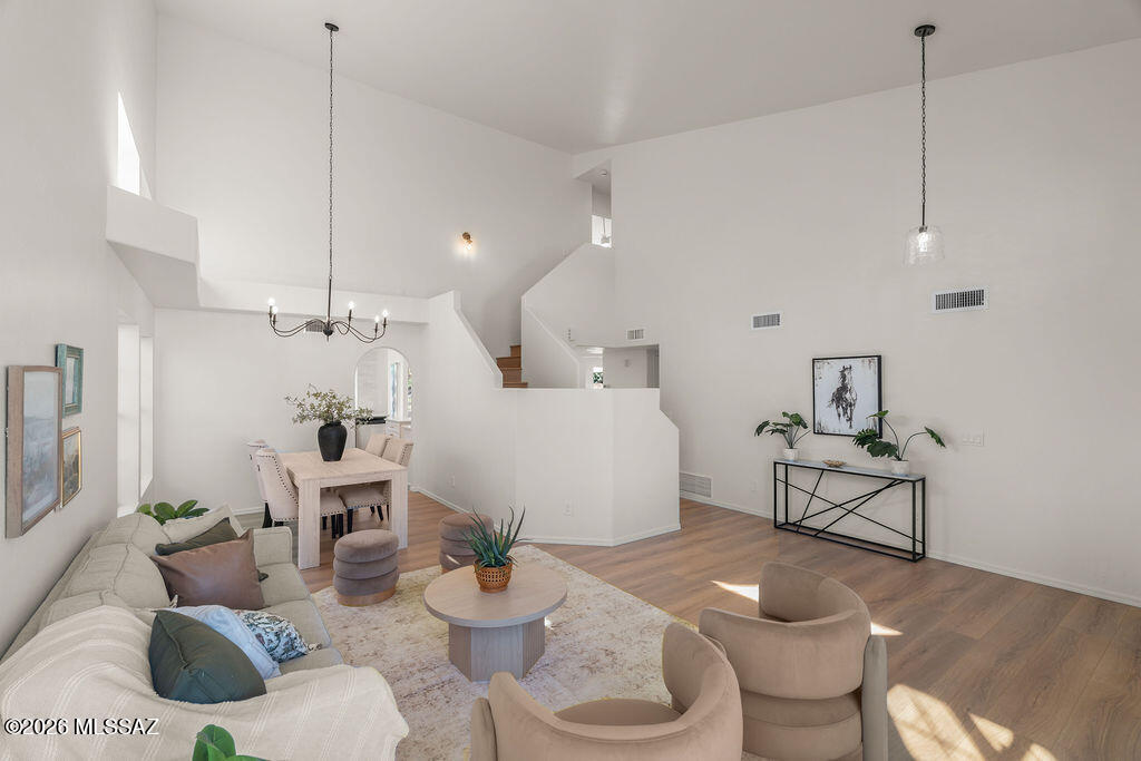 1320 E Dejerine Place