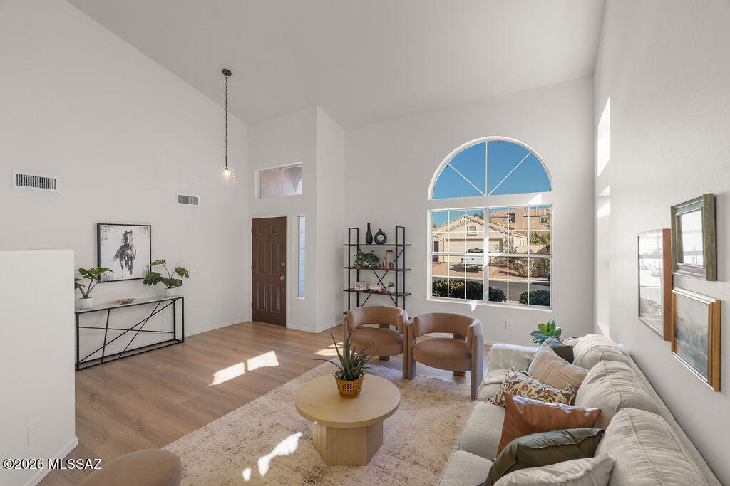 1320 E Dejerine Place