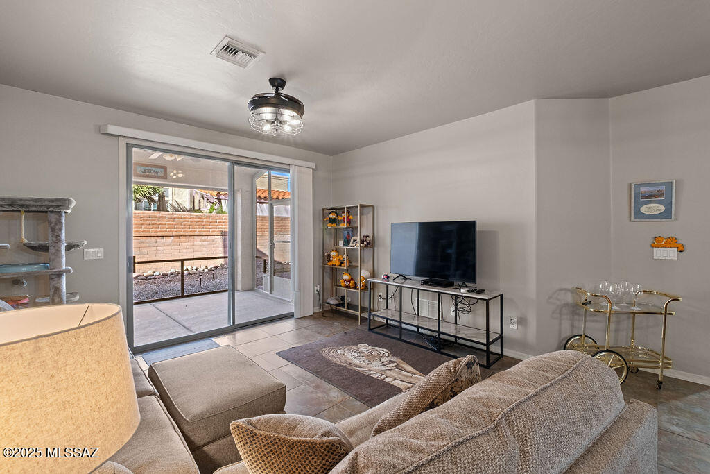 518 W Parkwood Court