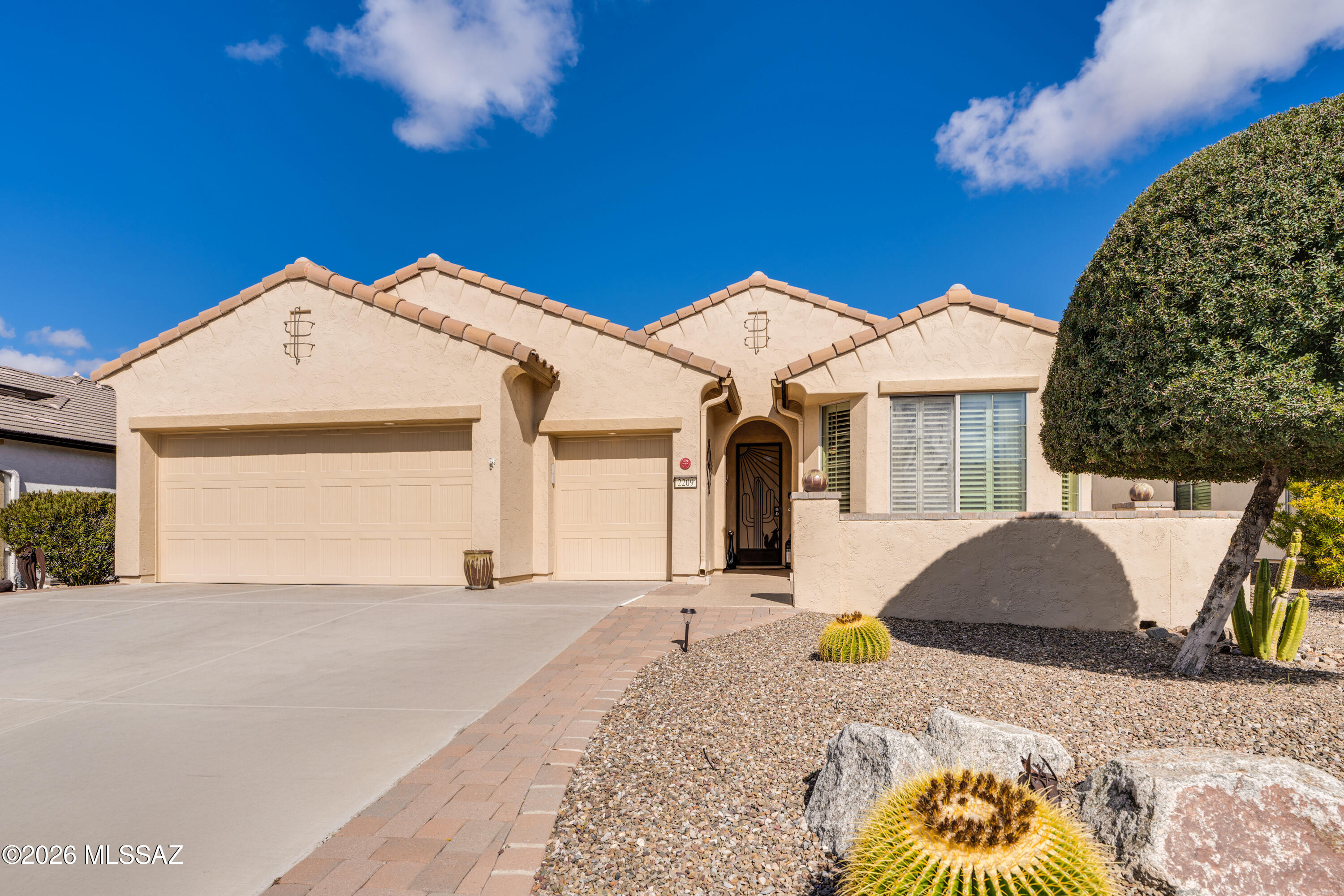 2209 E Bluejay Bluff Lane