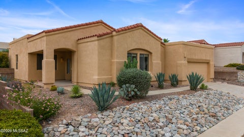 Photo of 11697 N Quandry Drive, Tucson, AZ 85737 (MLS # 22621043)