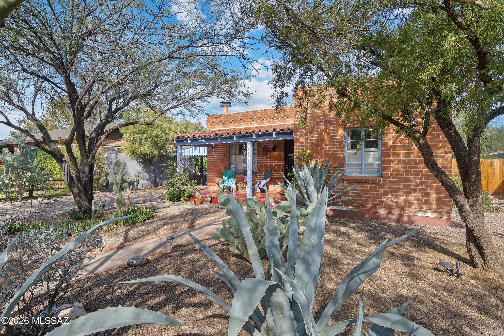 2921 E Waverly Street