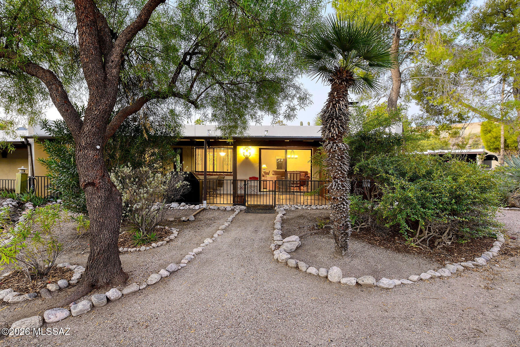 4813 N Via Entrada