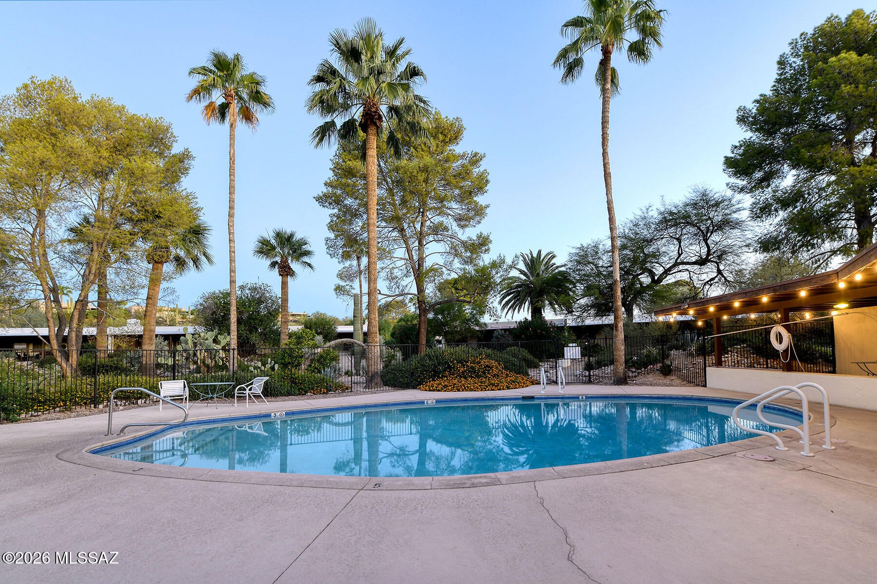 4813 N Via Entrada