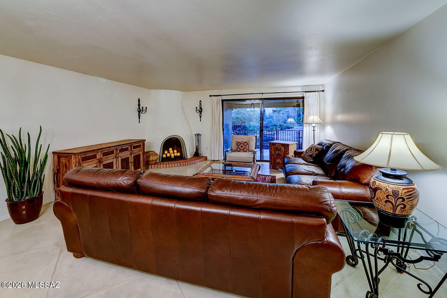 4813 N Via Entrada