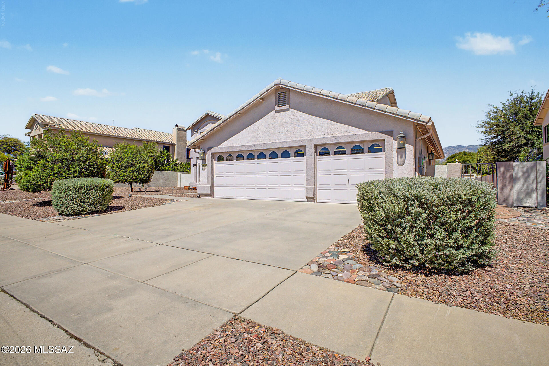 12592 N Pioneer Way