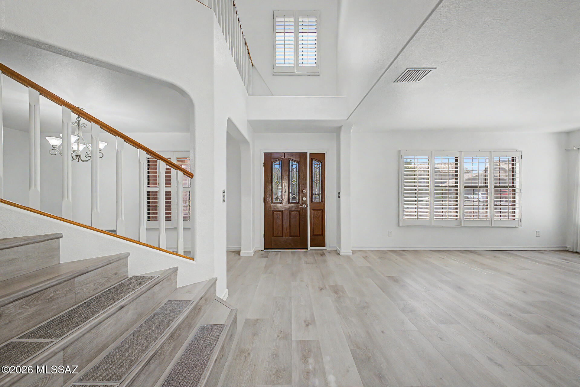 12592 N Pioneer Way