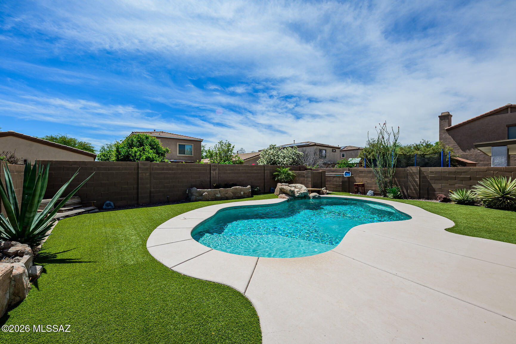 424 E Placita Costana