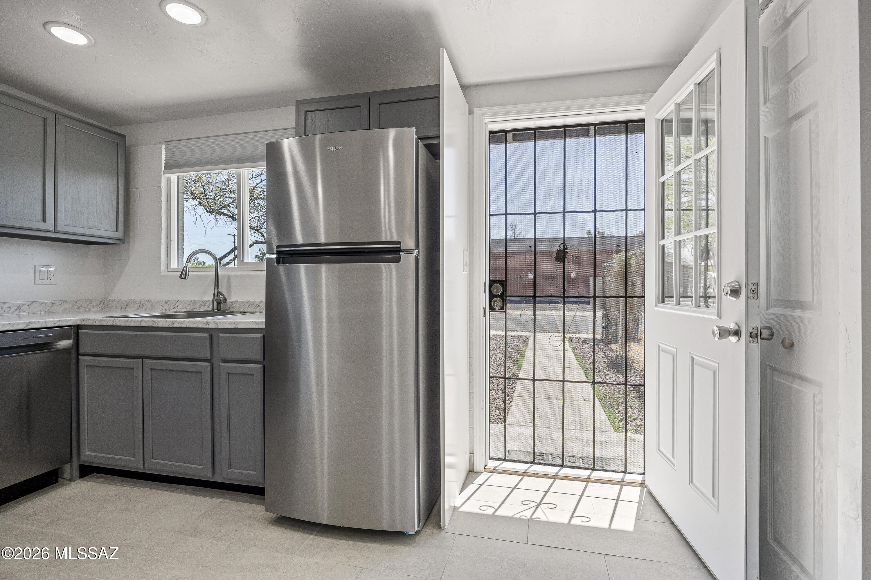 3675 E Shepherd Place