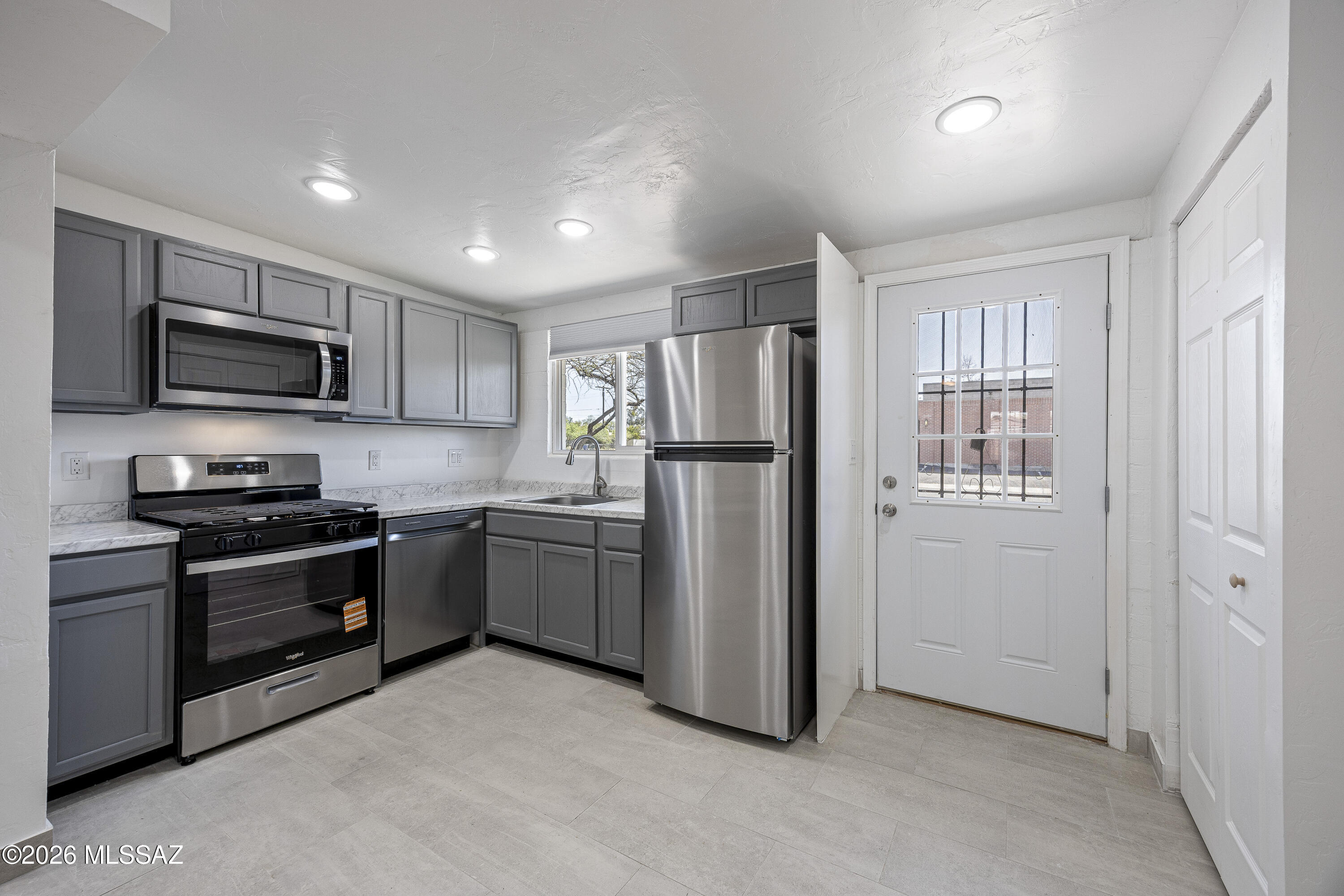 3675 E Shepherd Place