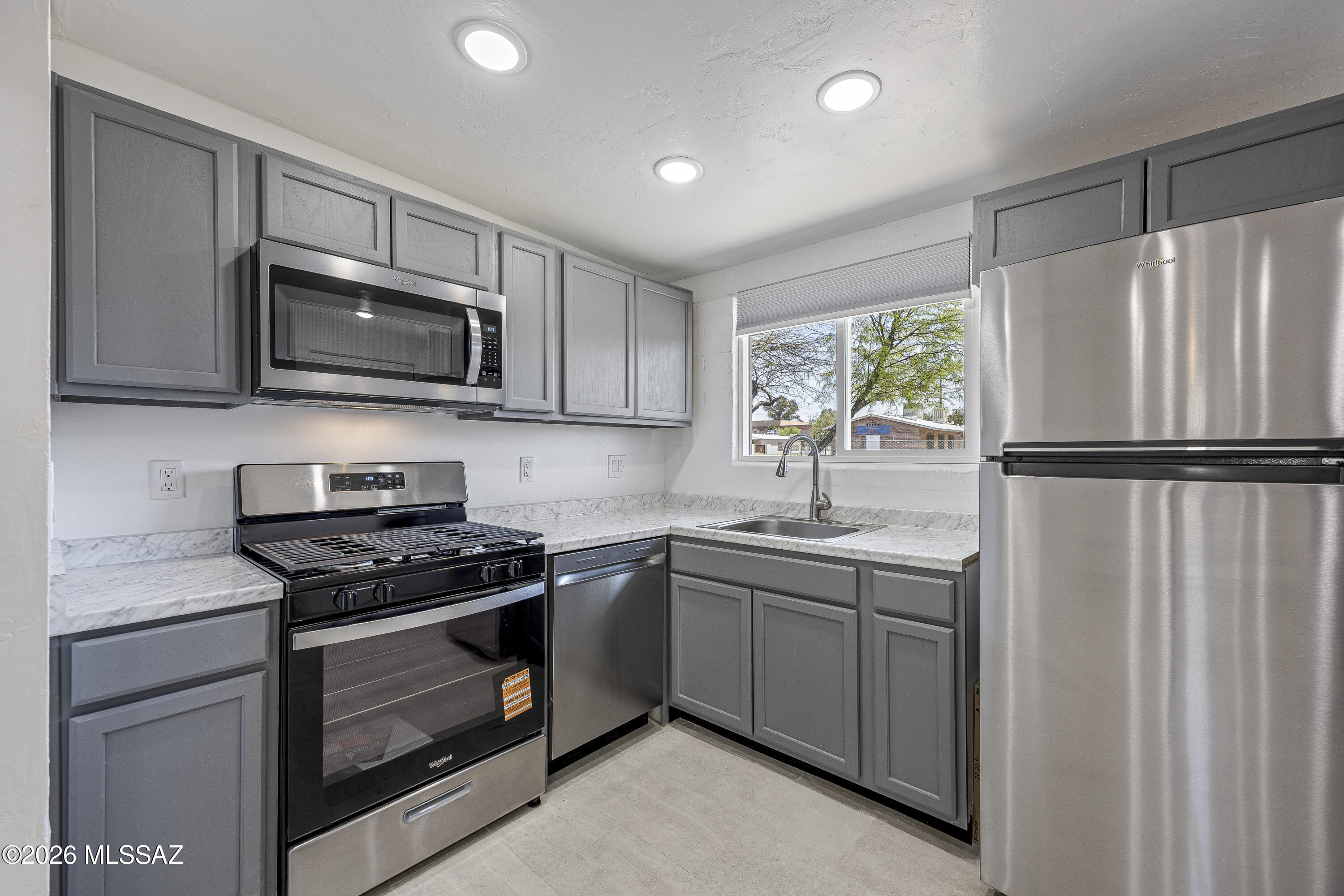 3675 E Shepherd Place