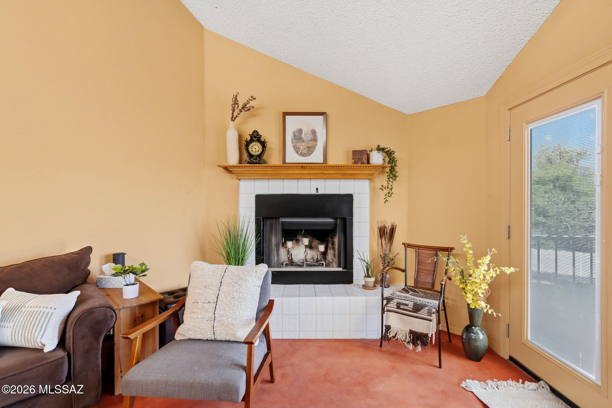 Twelve Hundred River Rd Condos - Residential