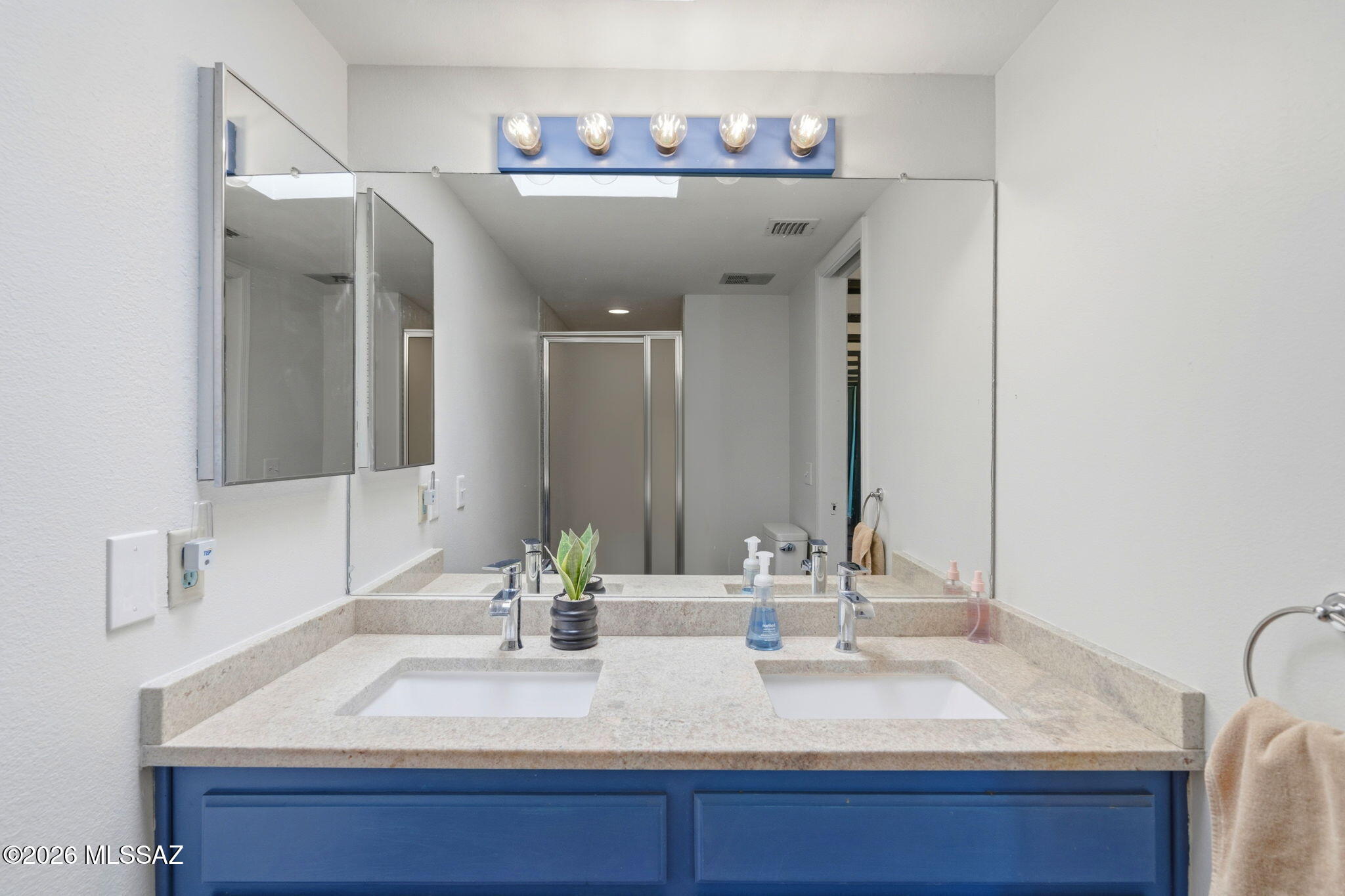 Twelve Hundred River Rd Condos - Residential