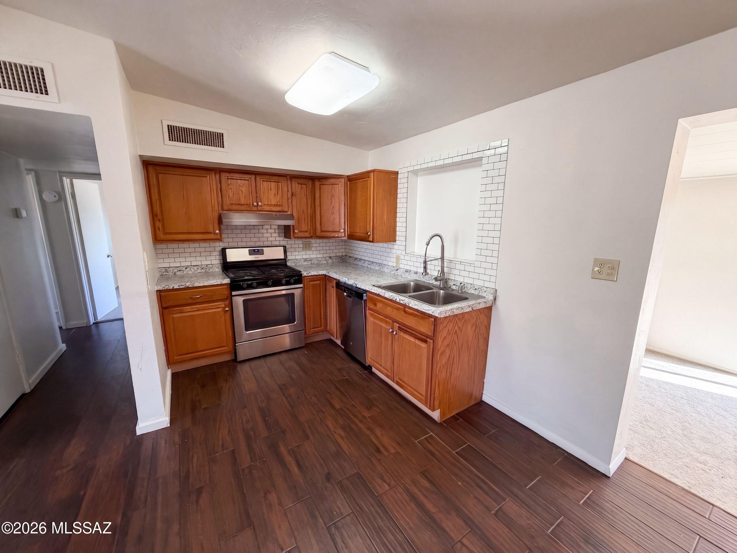 6435 E Calle Castor