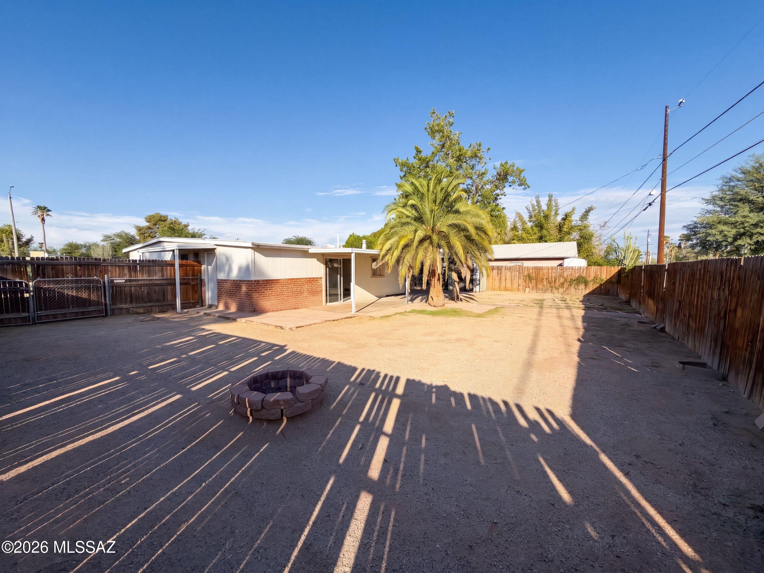 6435 E Calle Castor