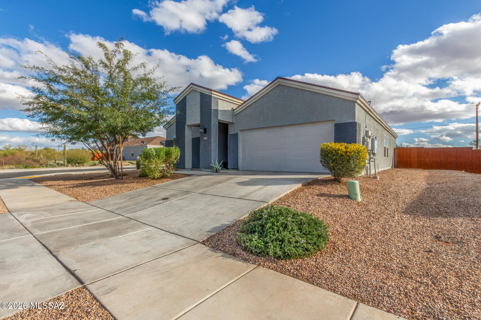 4501 W Corte De Balde