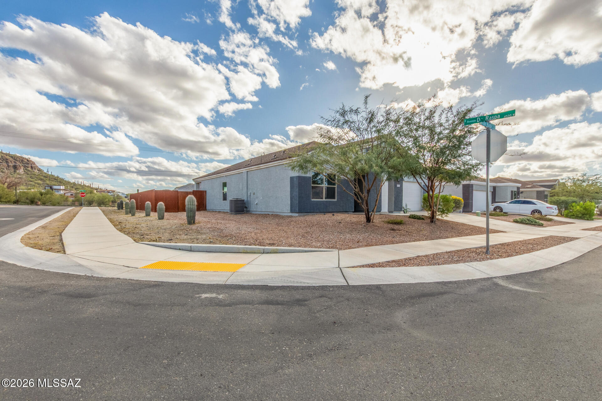 4501 W Corte De Balde