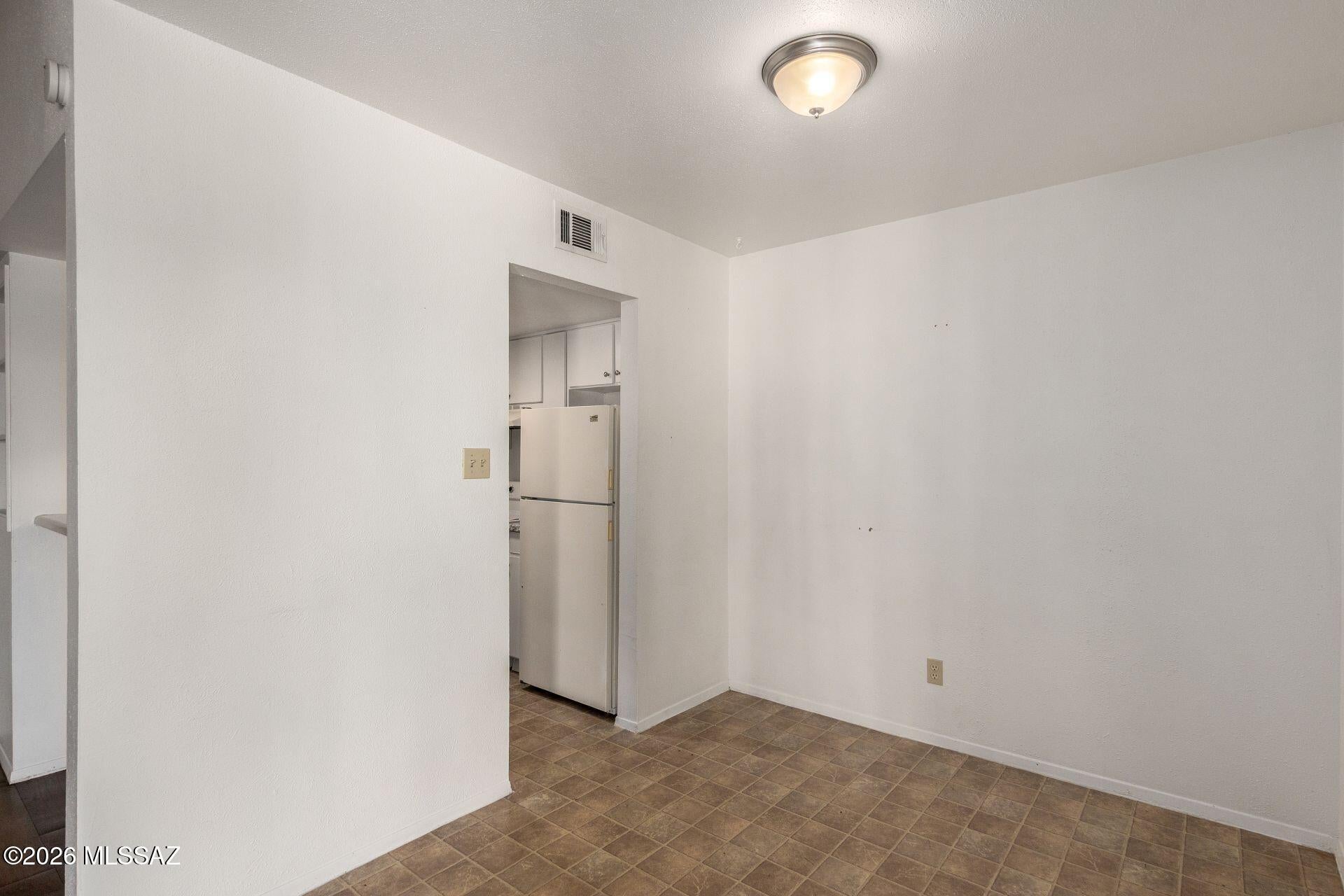 1620 N Wilmot Road UNIT E258