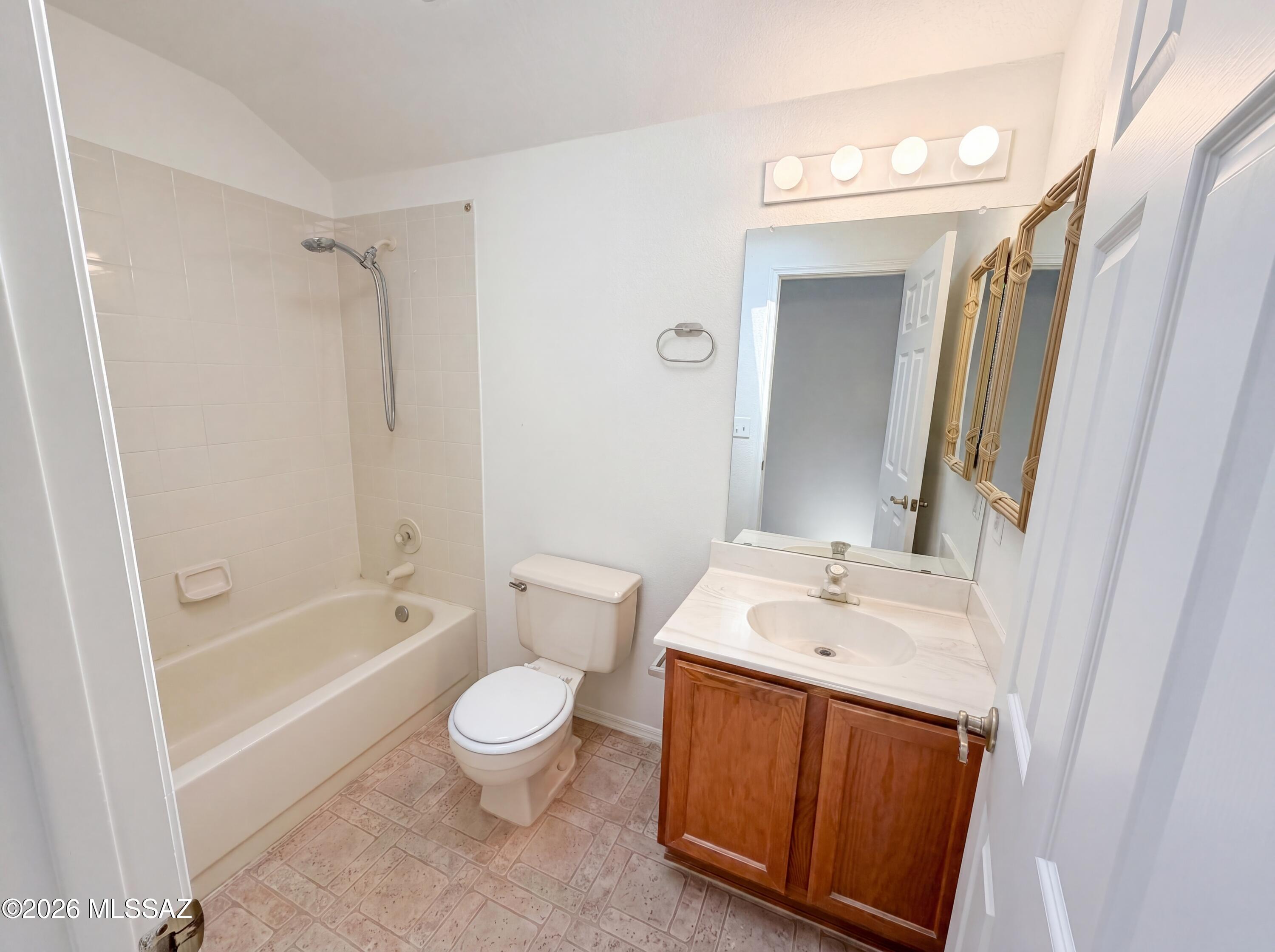 Richmond Place II (1-39) - Residential
