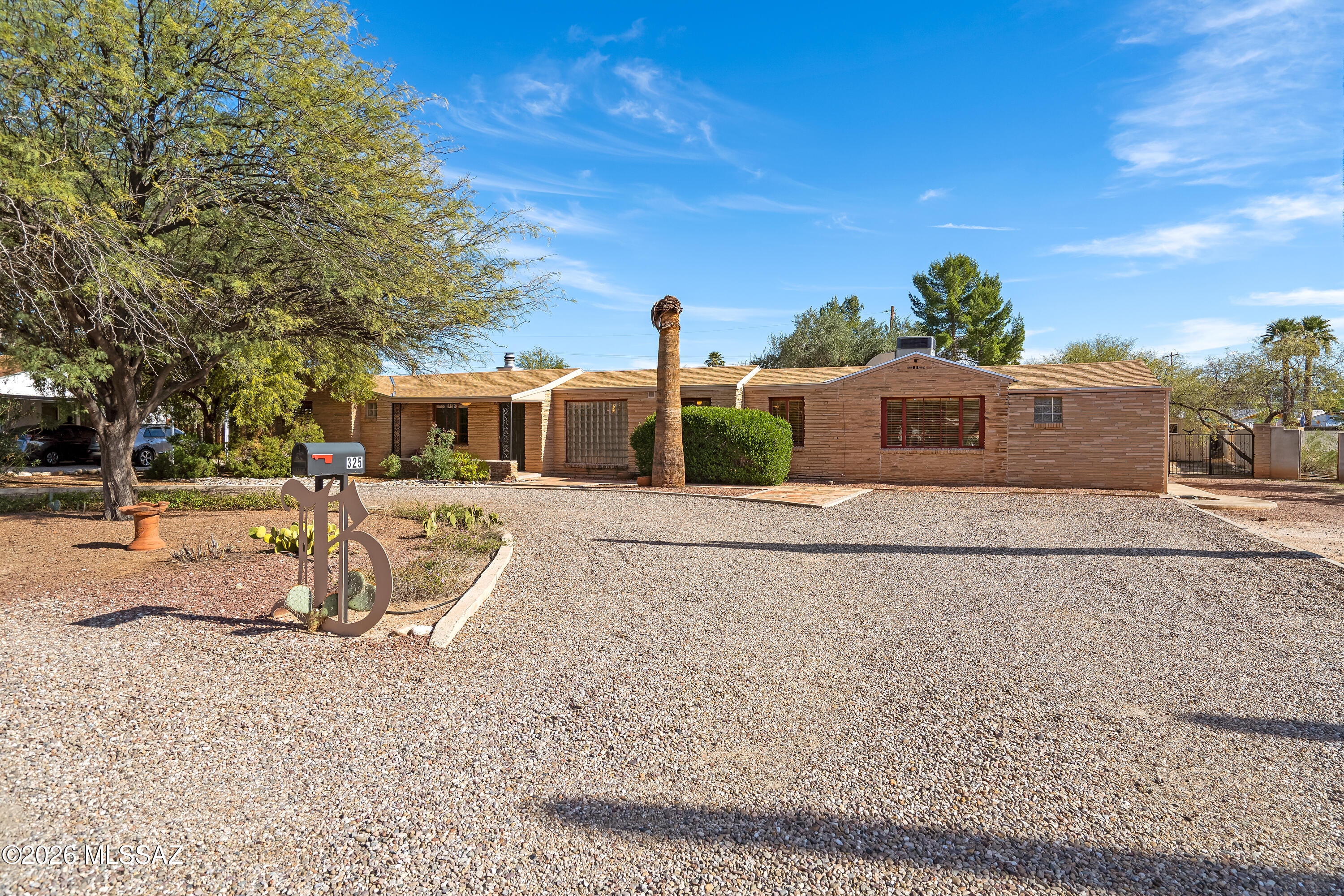 325 S Calle De La Azucena