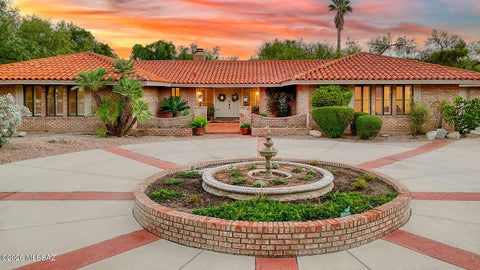 Photo of 6828 E Calle Luciente, Tucson, AZ 85715 (MLS # 22625887)