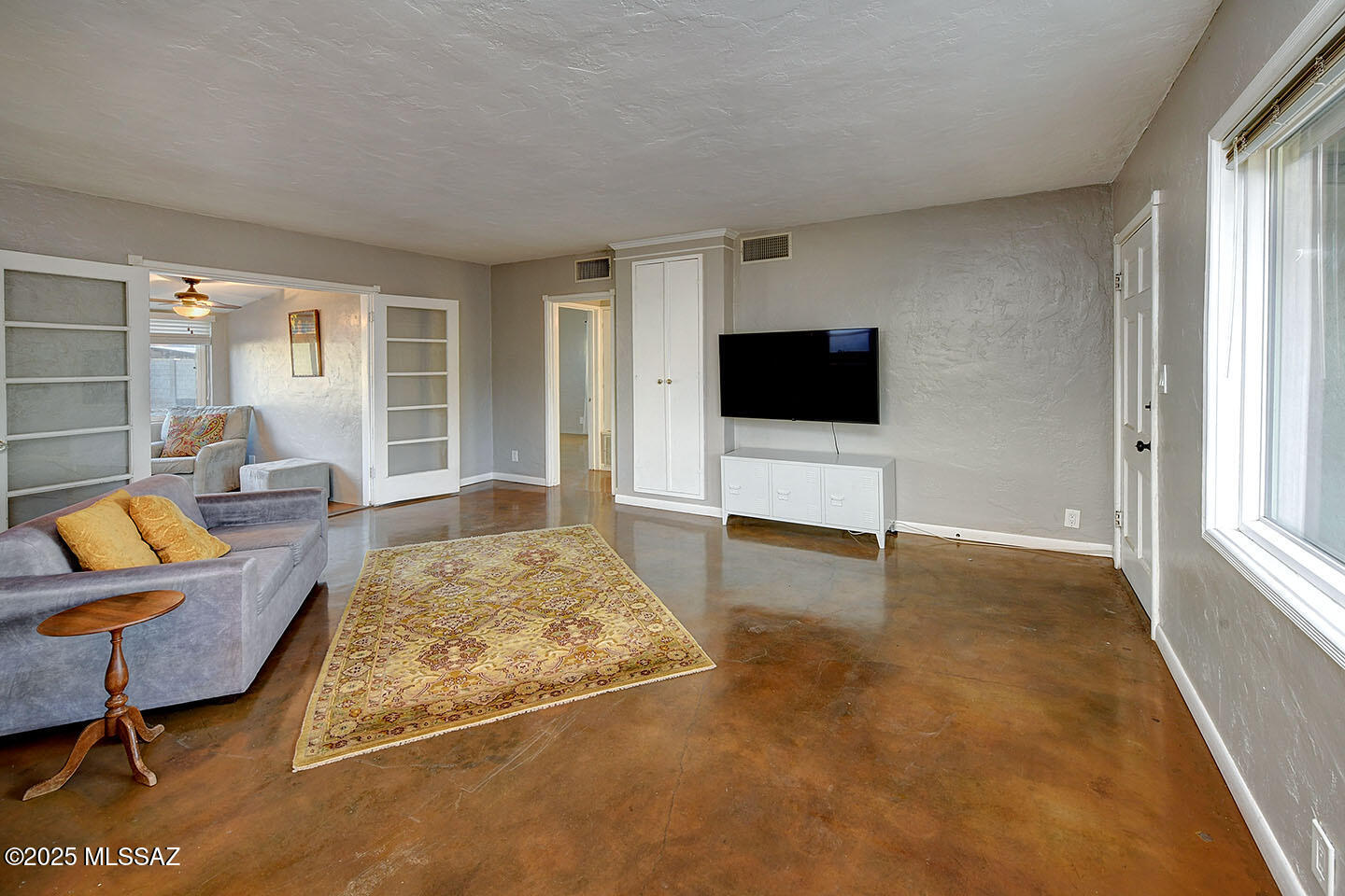 2512 E Linden Street