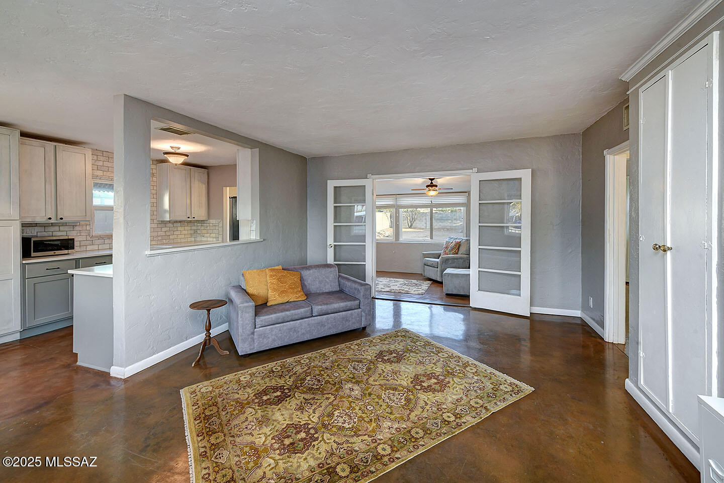 2512 E Linden Street