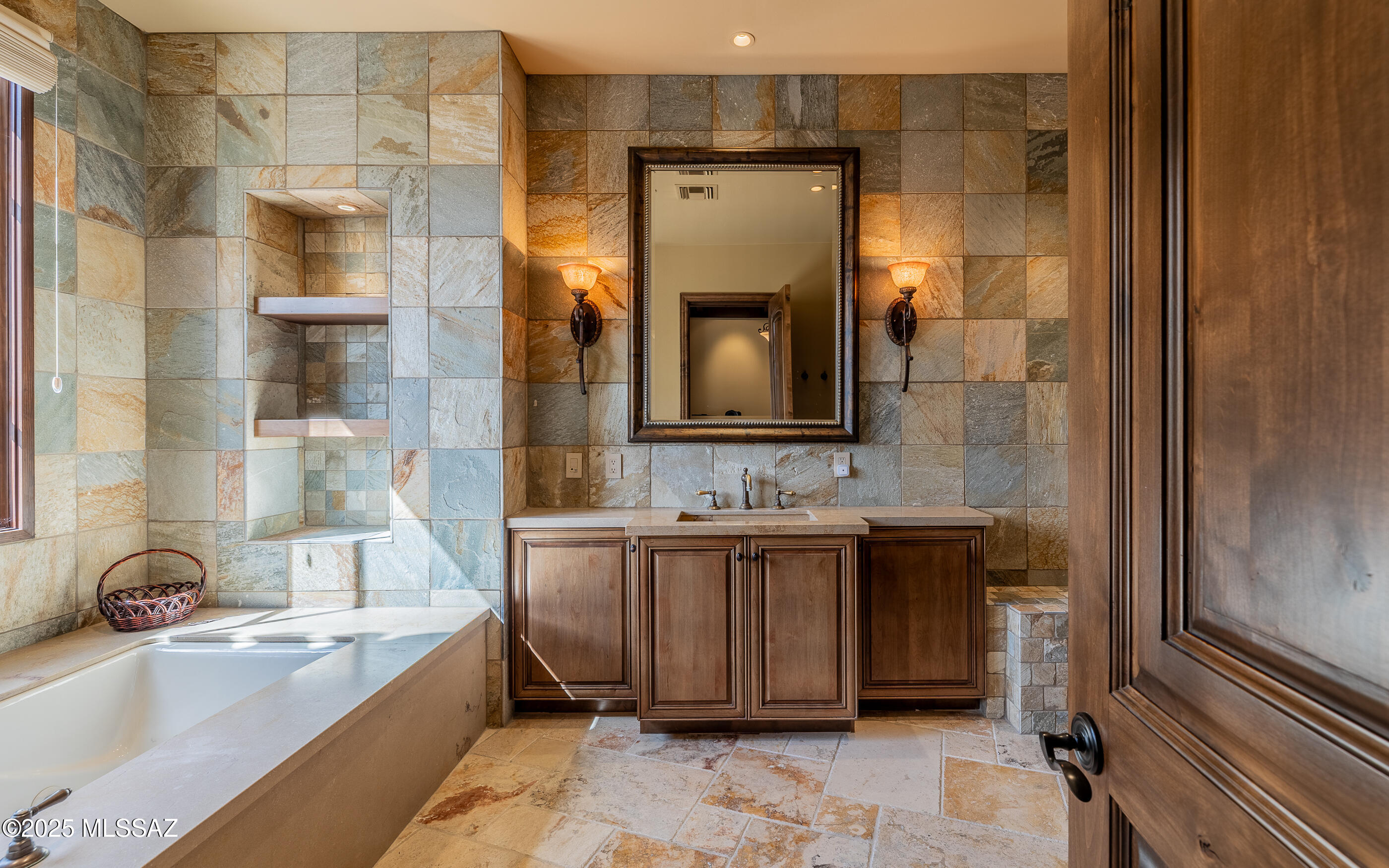 Canyon Pass At Dove Mountain - Residential