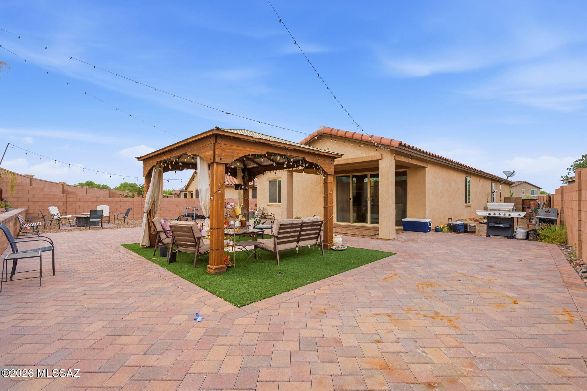 Entrada Del Rio - Residential