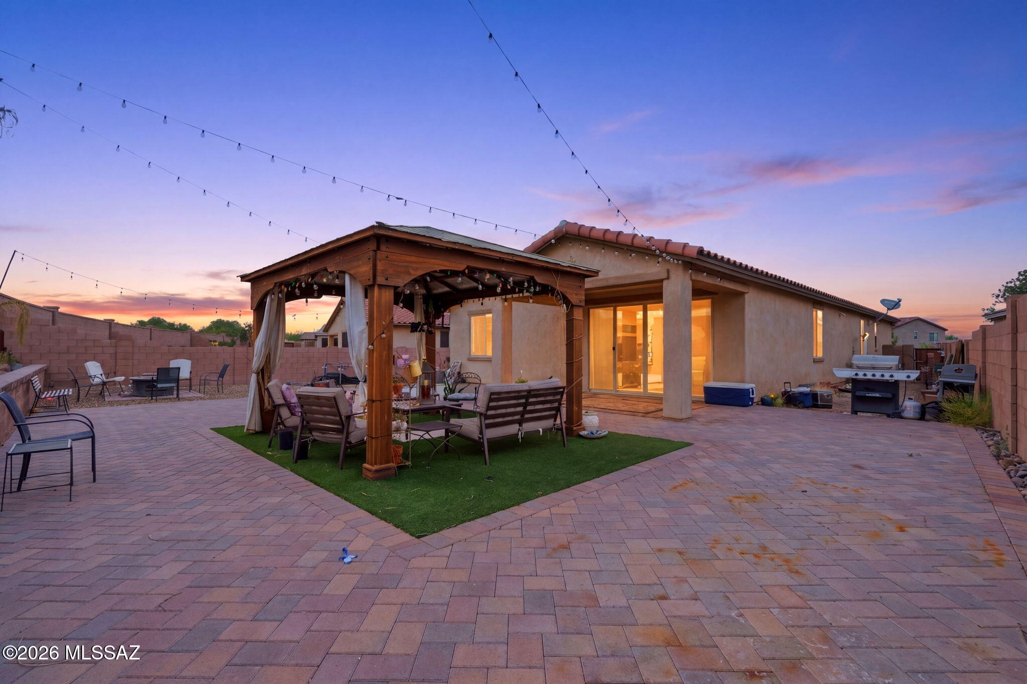 Entrada Del Rio - Residential