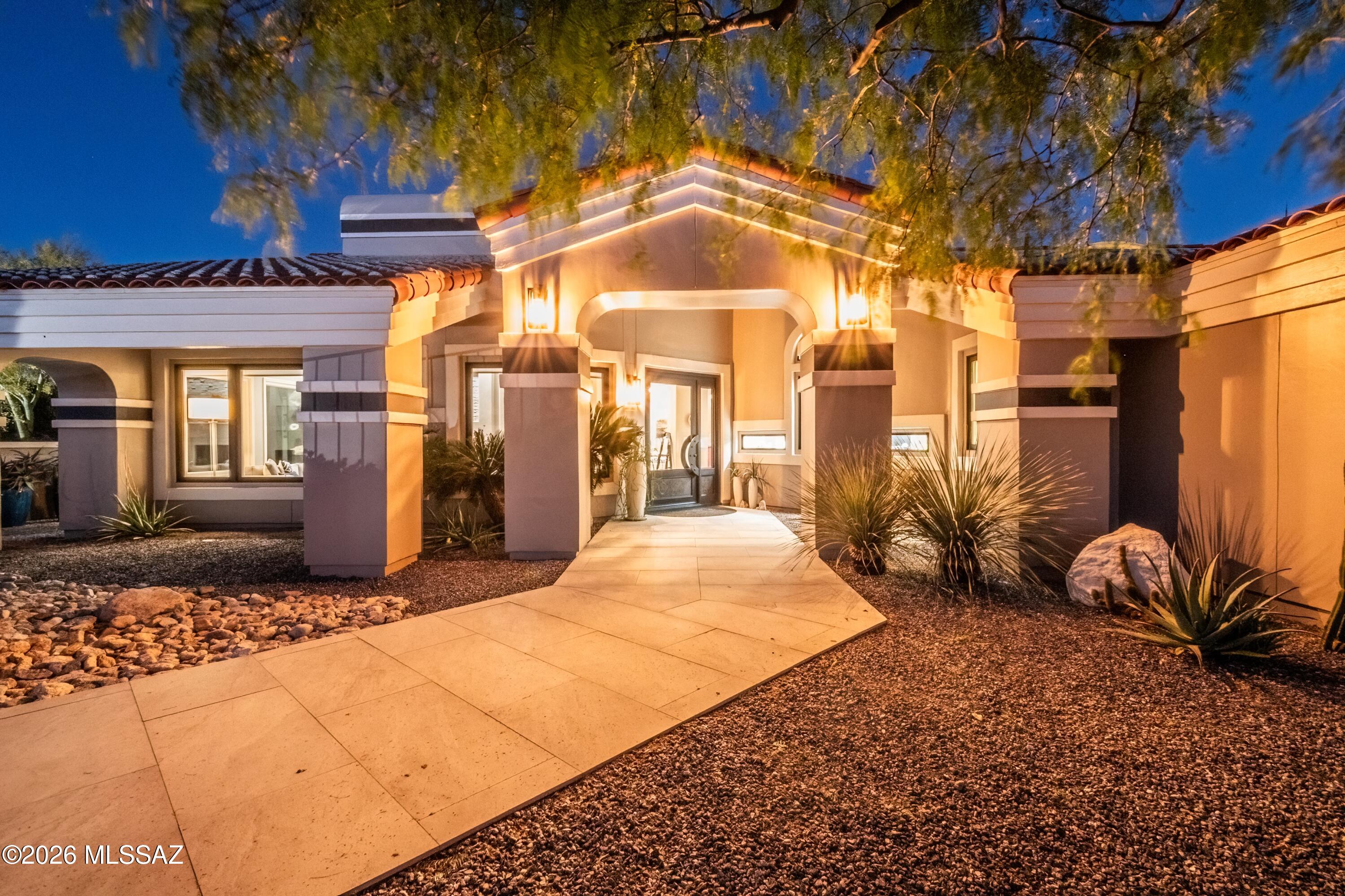 4050 N Circulo Manzanillo