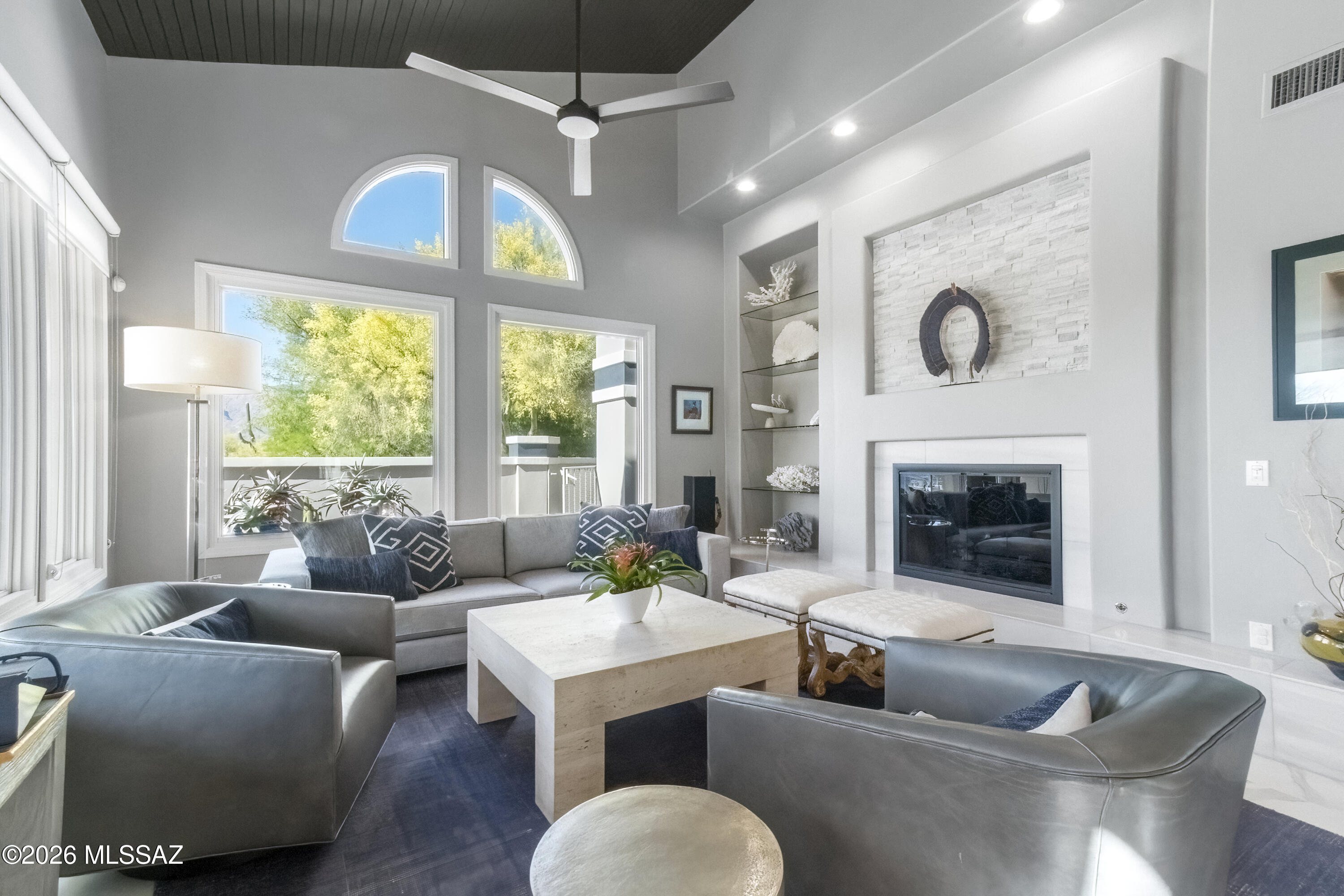 4050 N Circulo Manzanillo