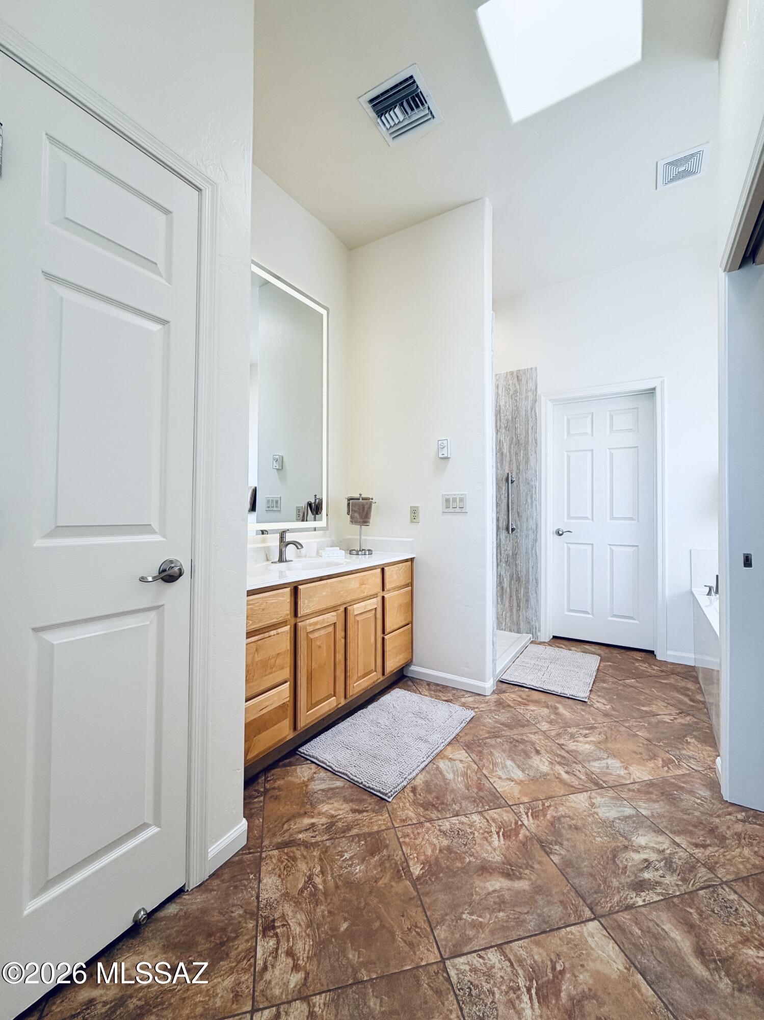 Carmel Pointe (1-104) - Residential Lease