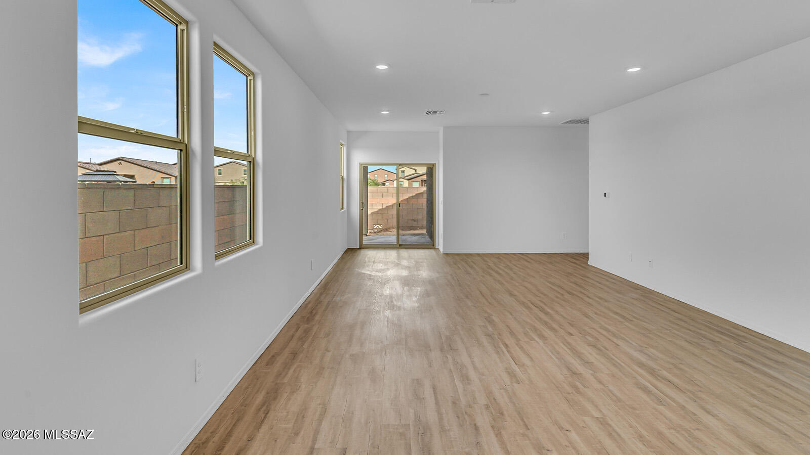 12280 N Sandhurst Drive