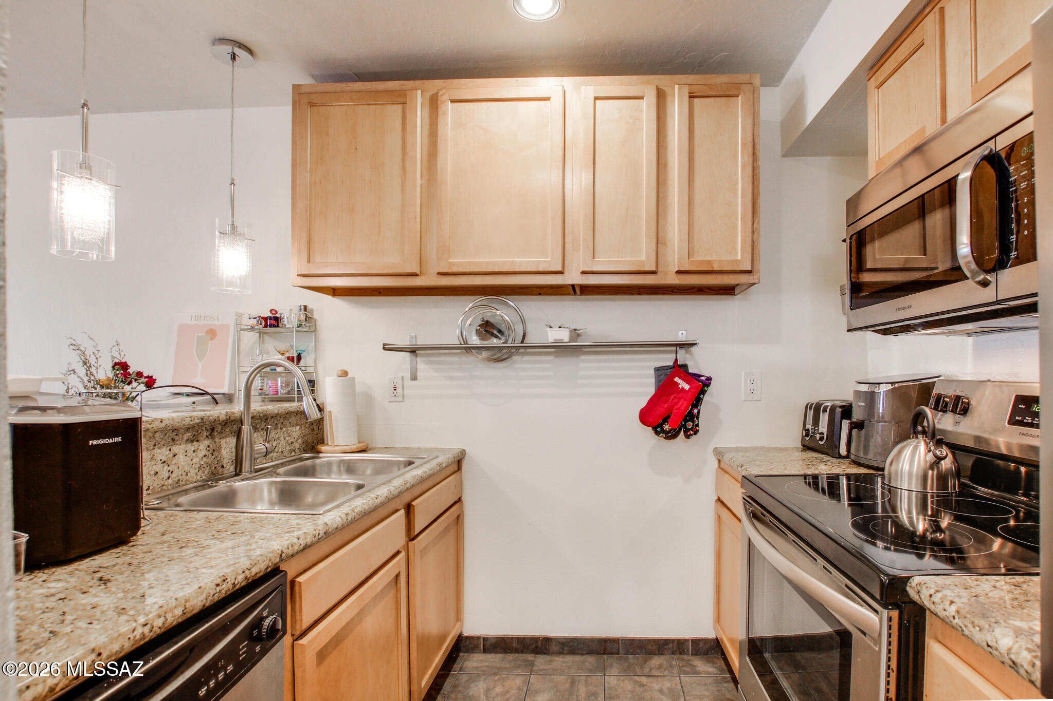 961 N Euclid Avenue 128